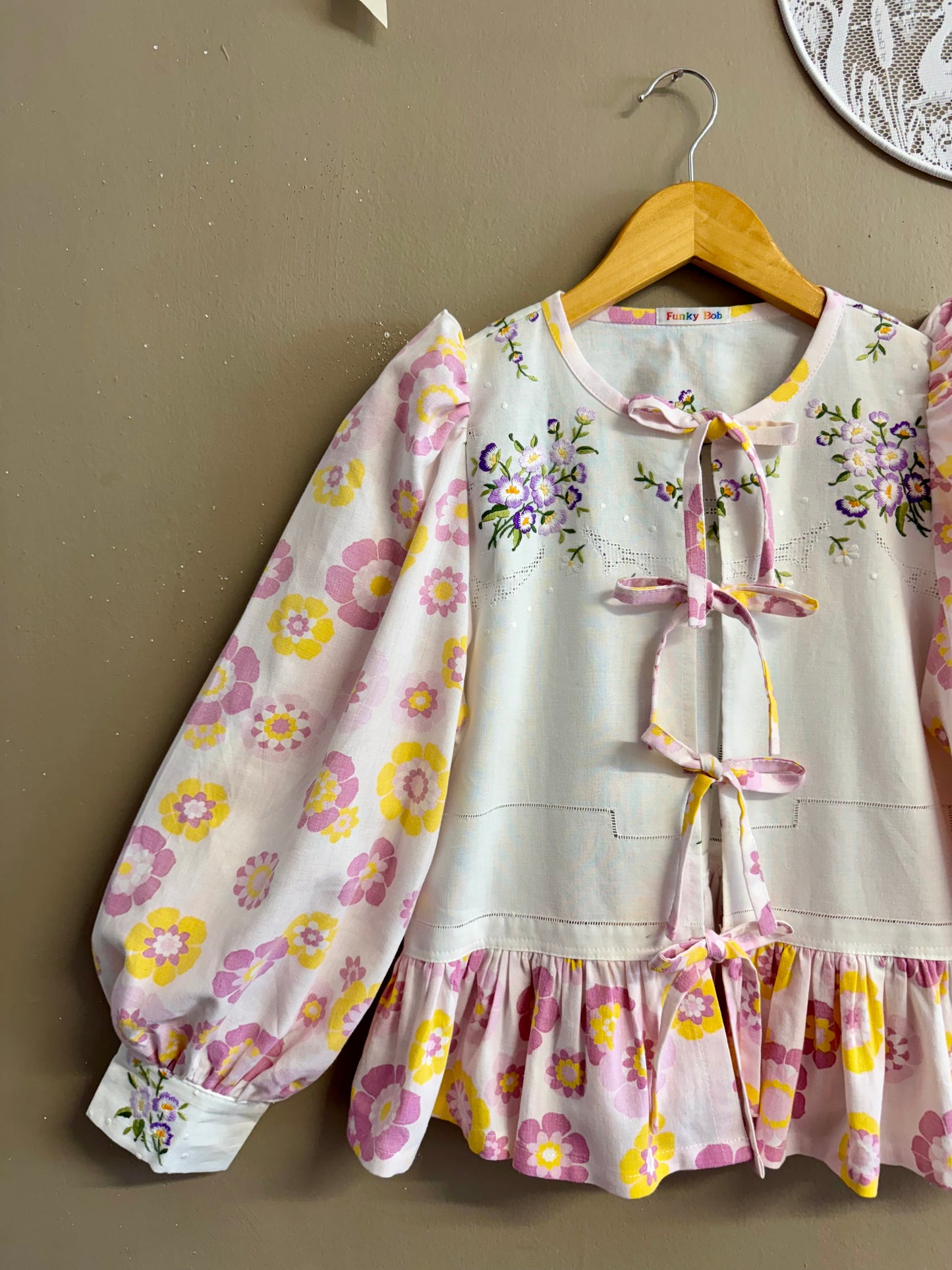 Embroidery blouse