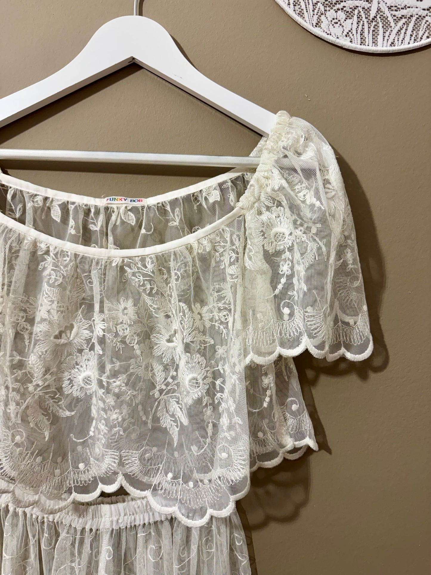Curtain embroidery twinset