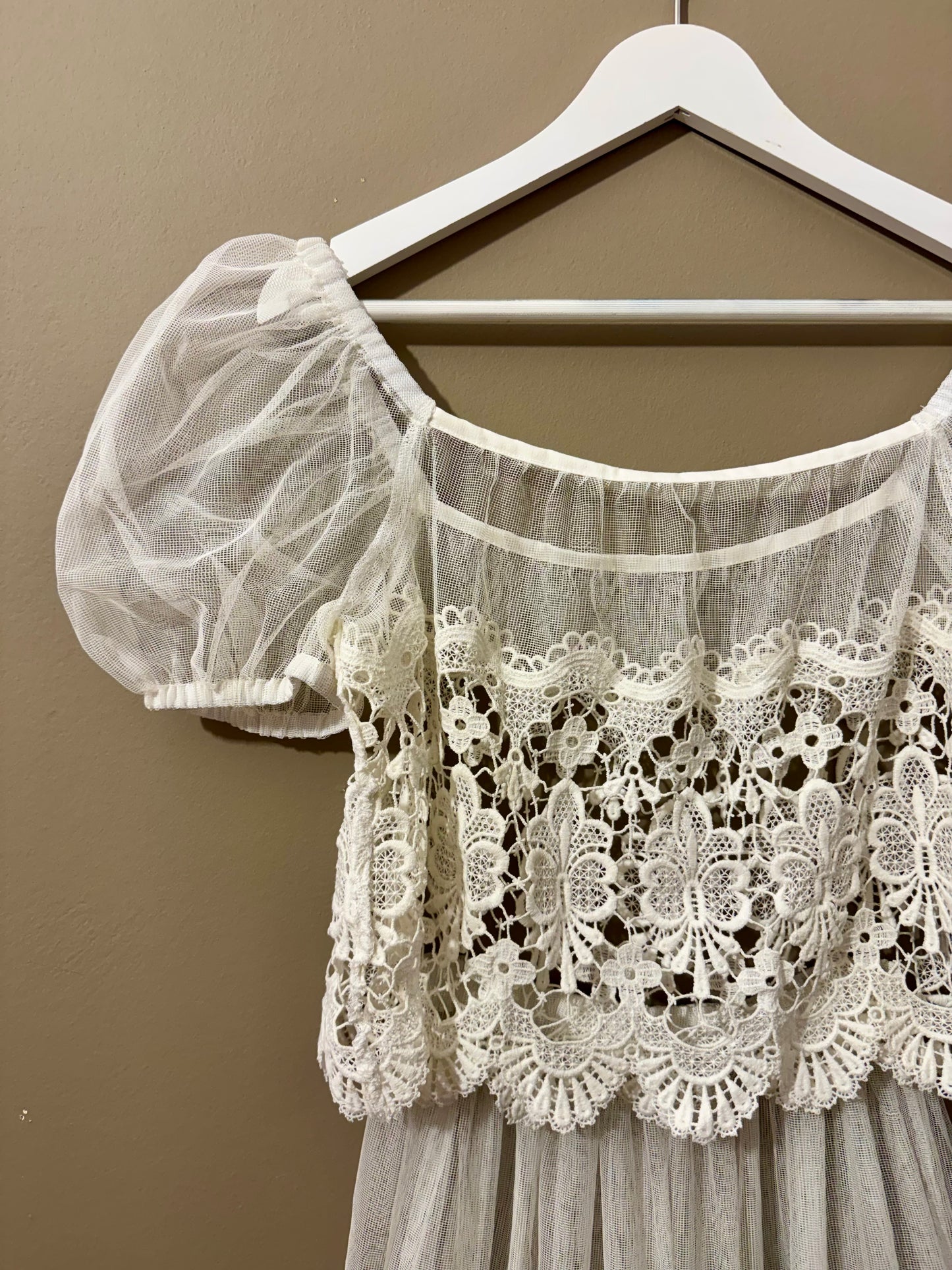 Curtain embroidery twinset