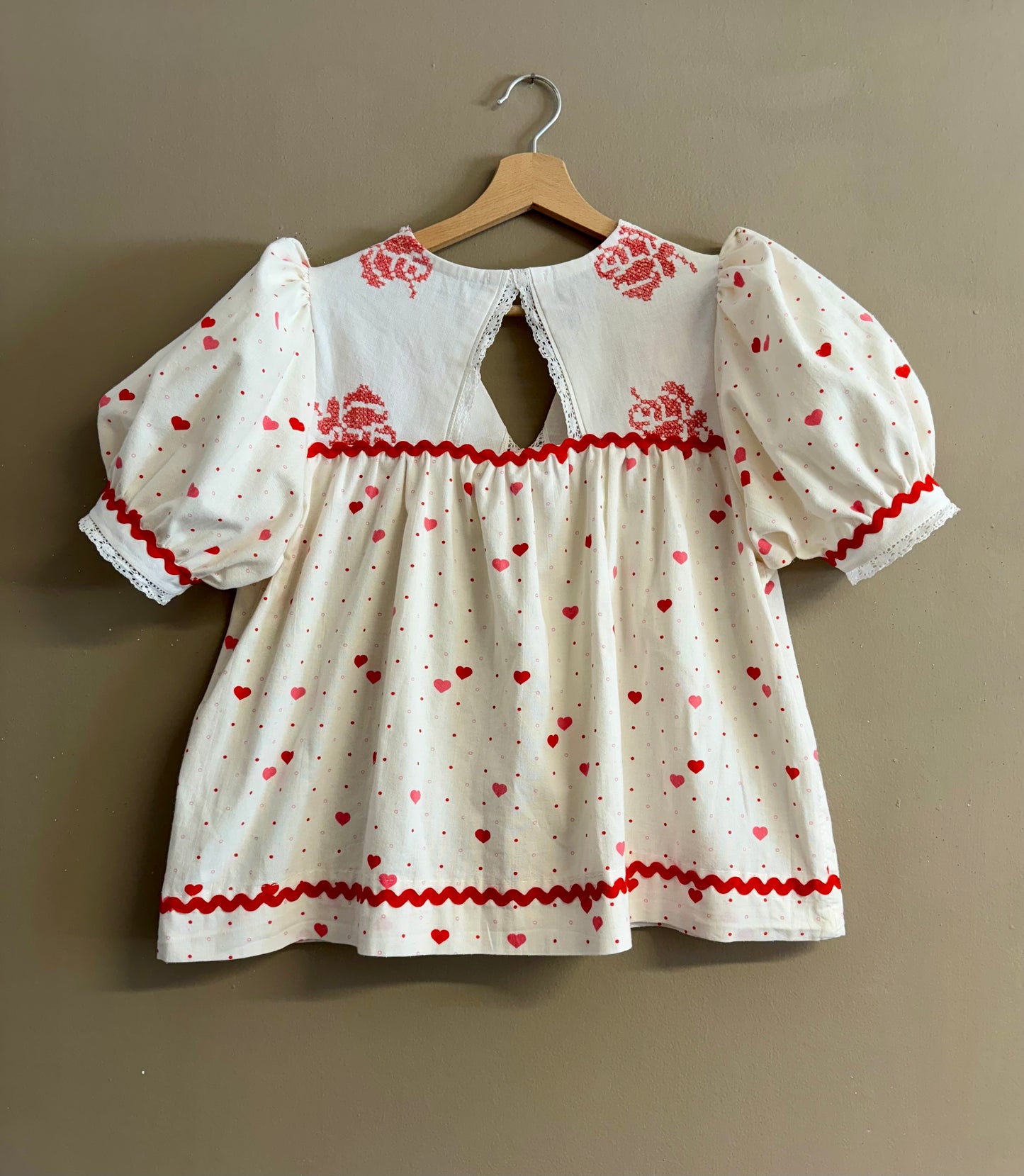 Blouse with hearts