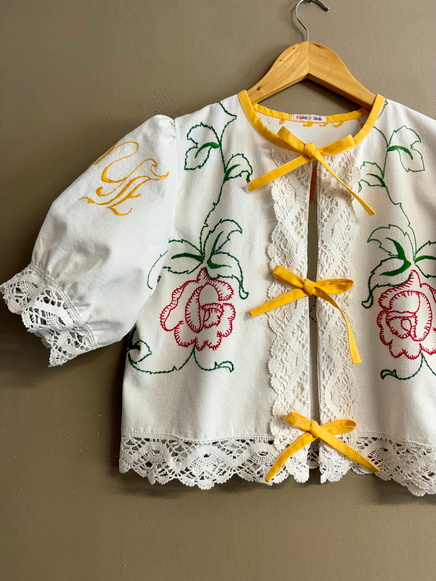 Embroidery blouse