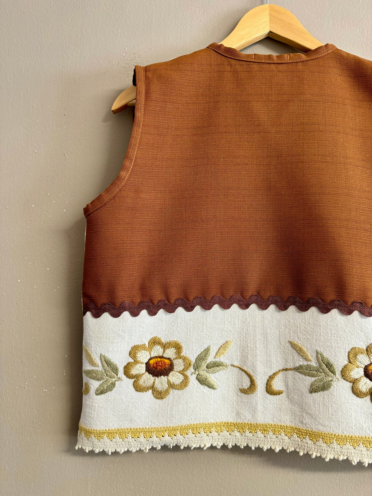 Flowers vest