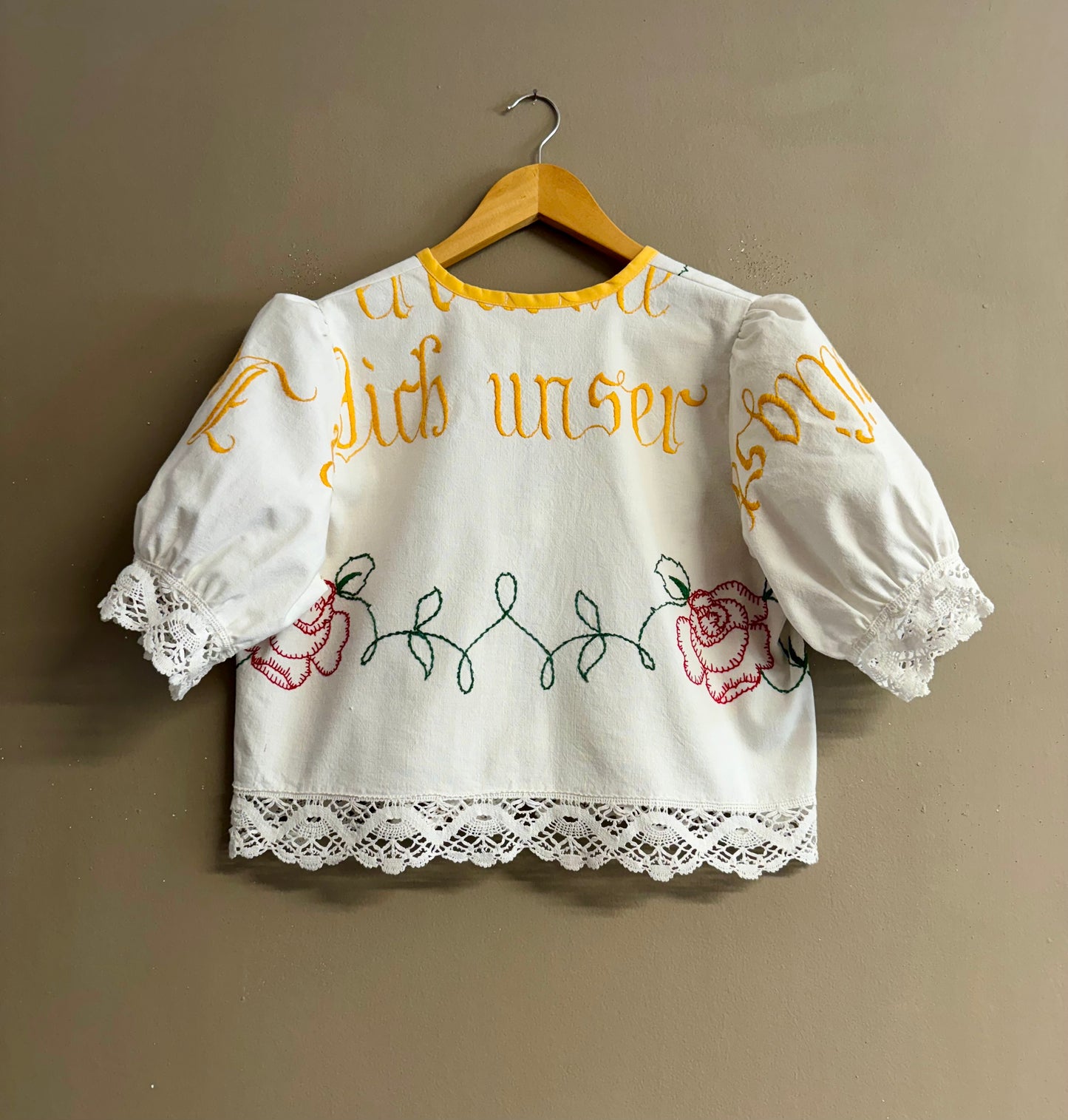 Embroidery blouse