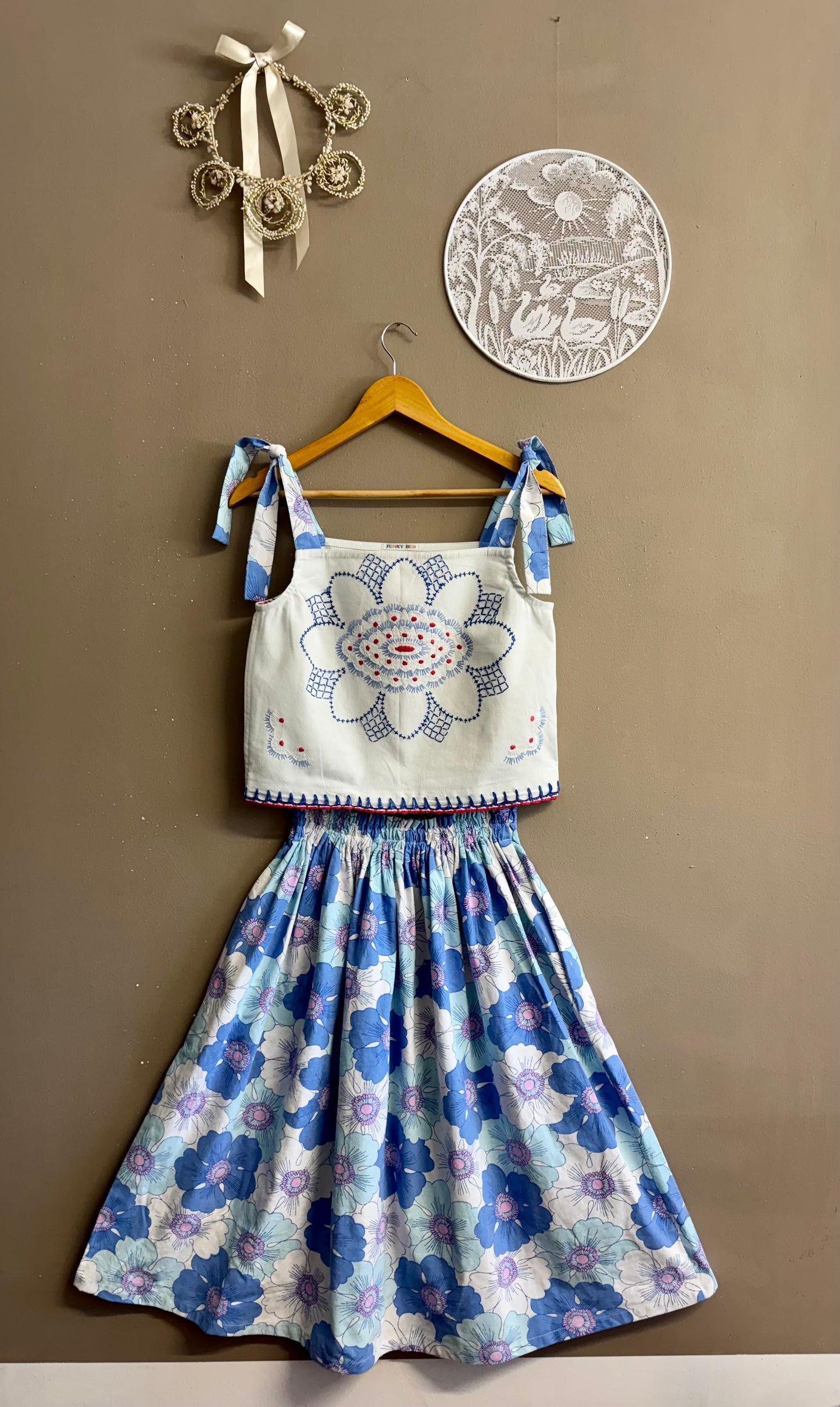 Blue twinset with embroidery