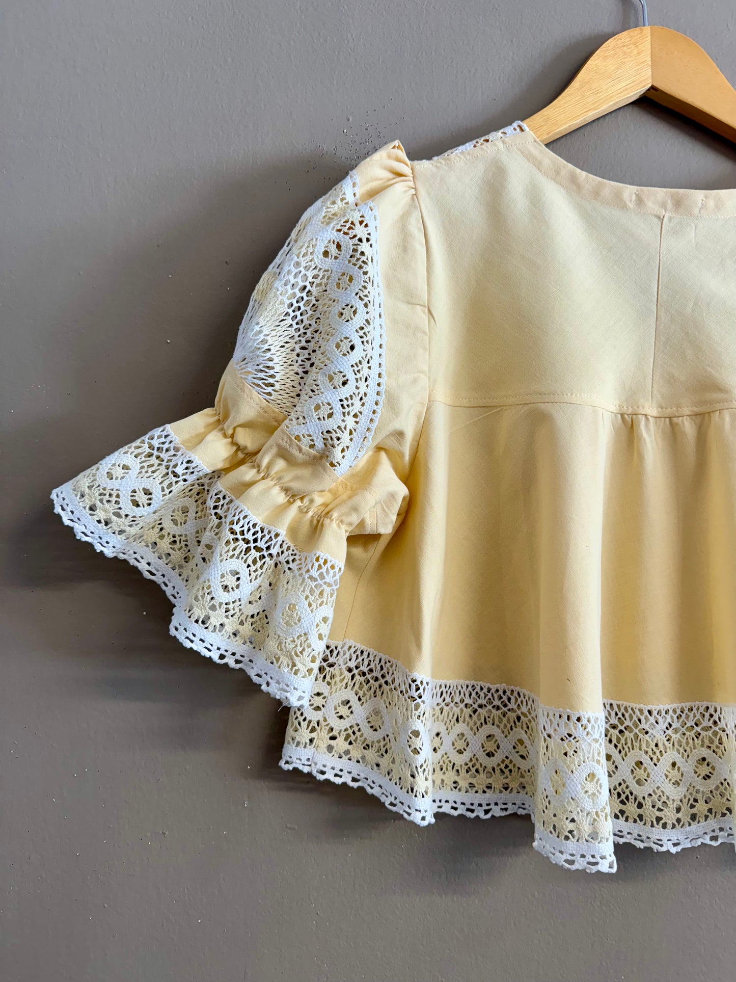 Blouse with hand embroidery