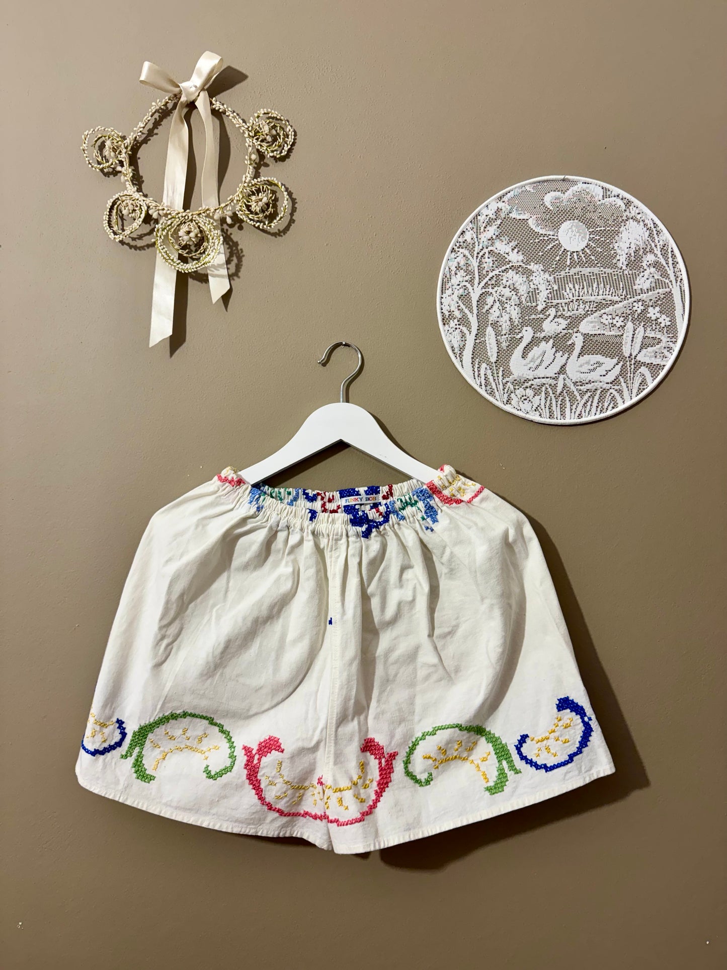 Embroidery short