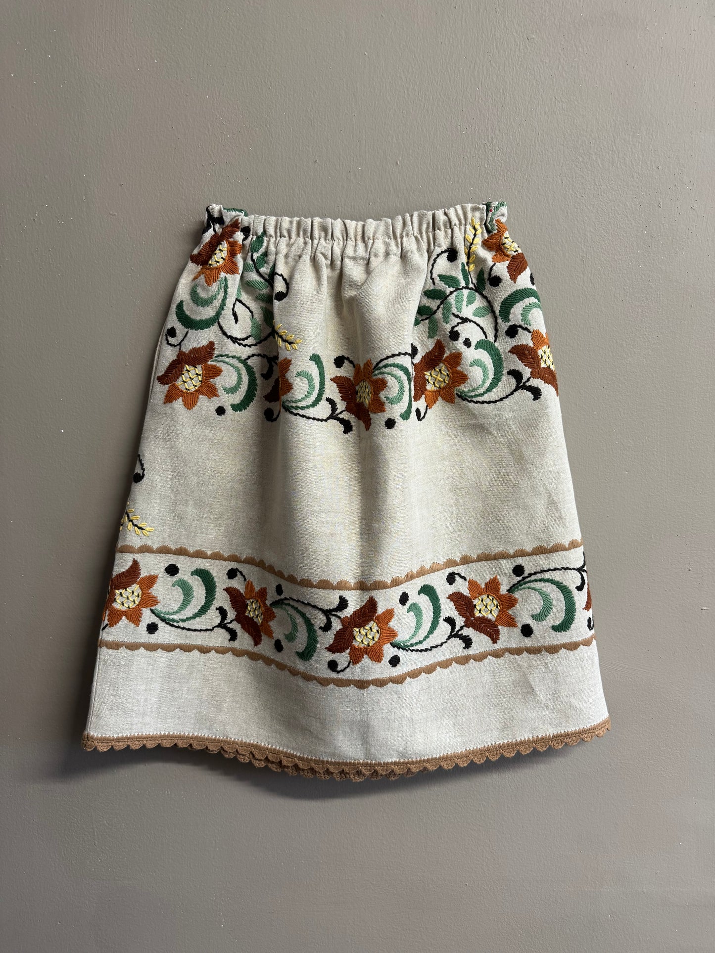 Embroidery twinset