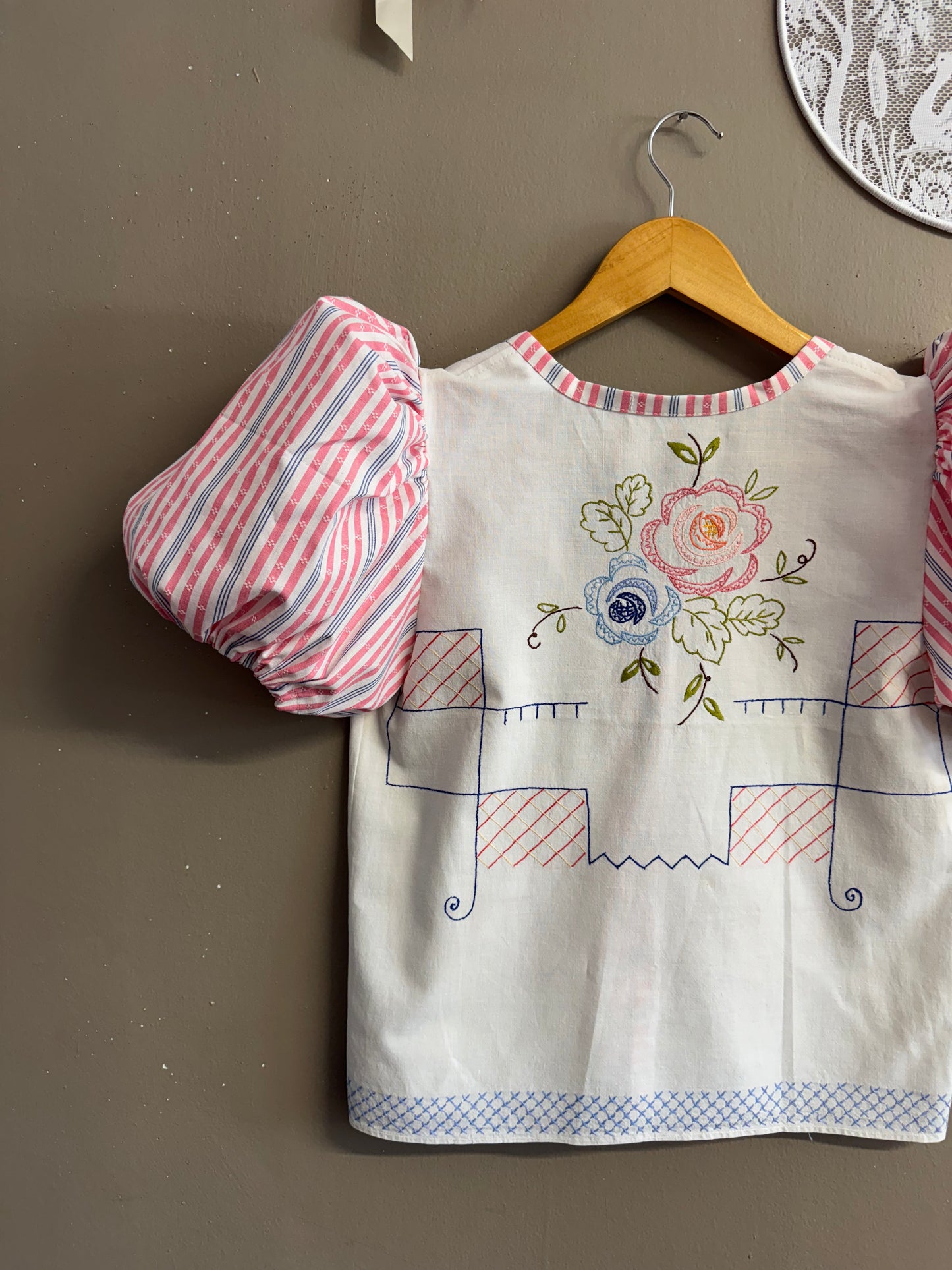 Embroidery blouse