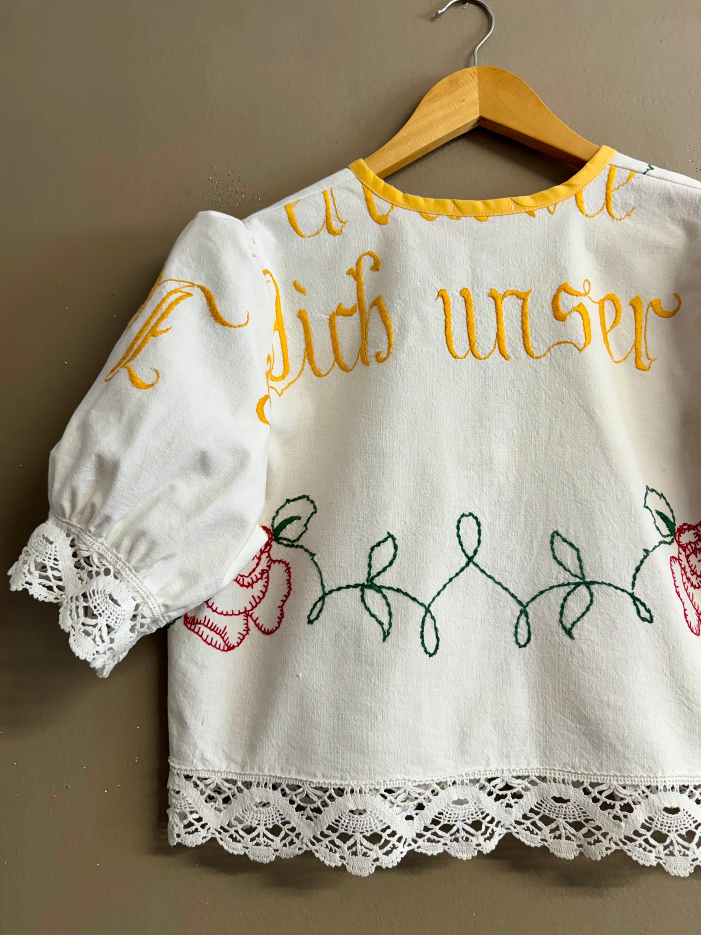 Embroidery blouse