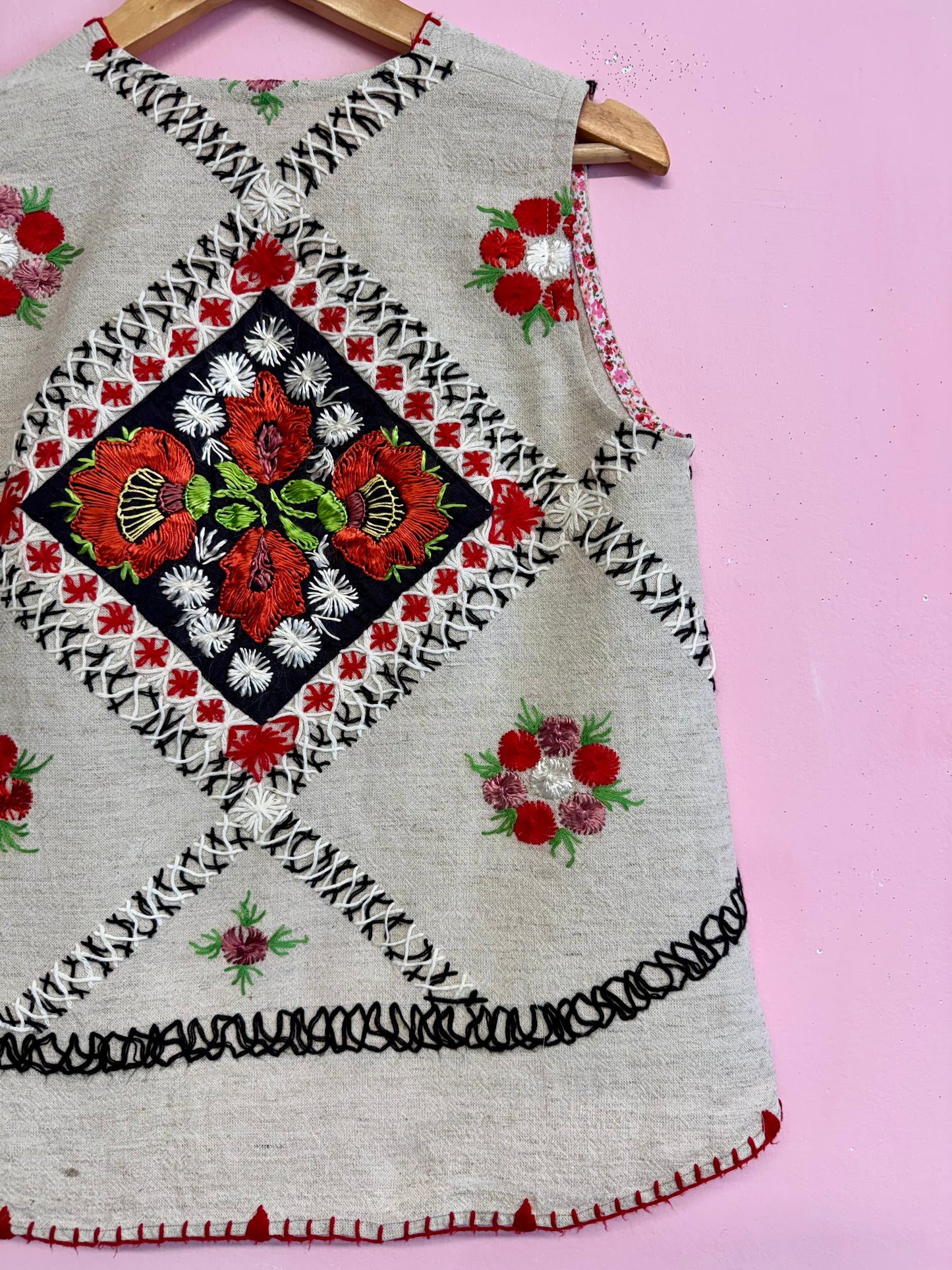 Embroiery vest