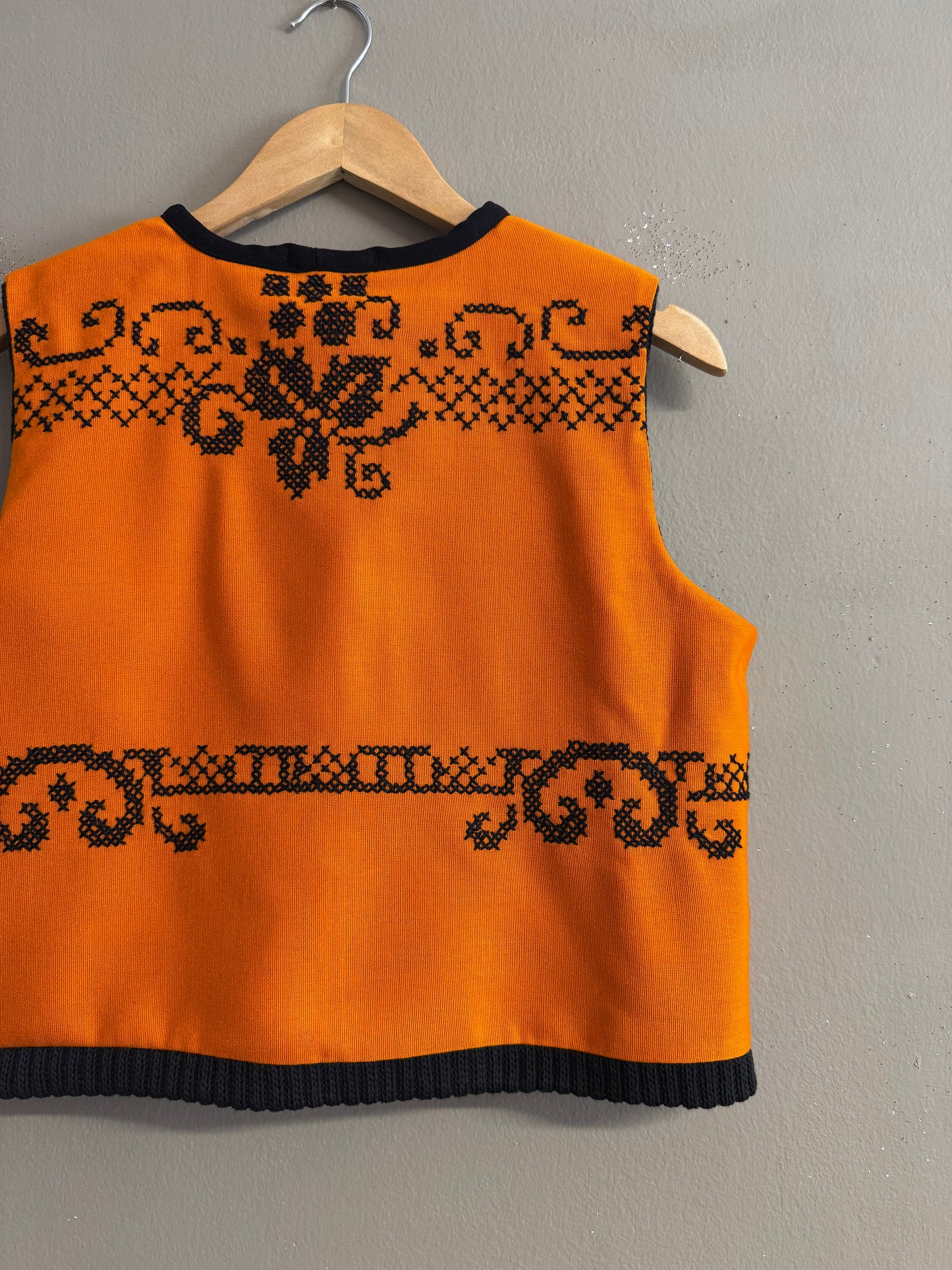 Orange embroidery vest fully lined