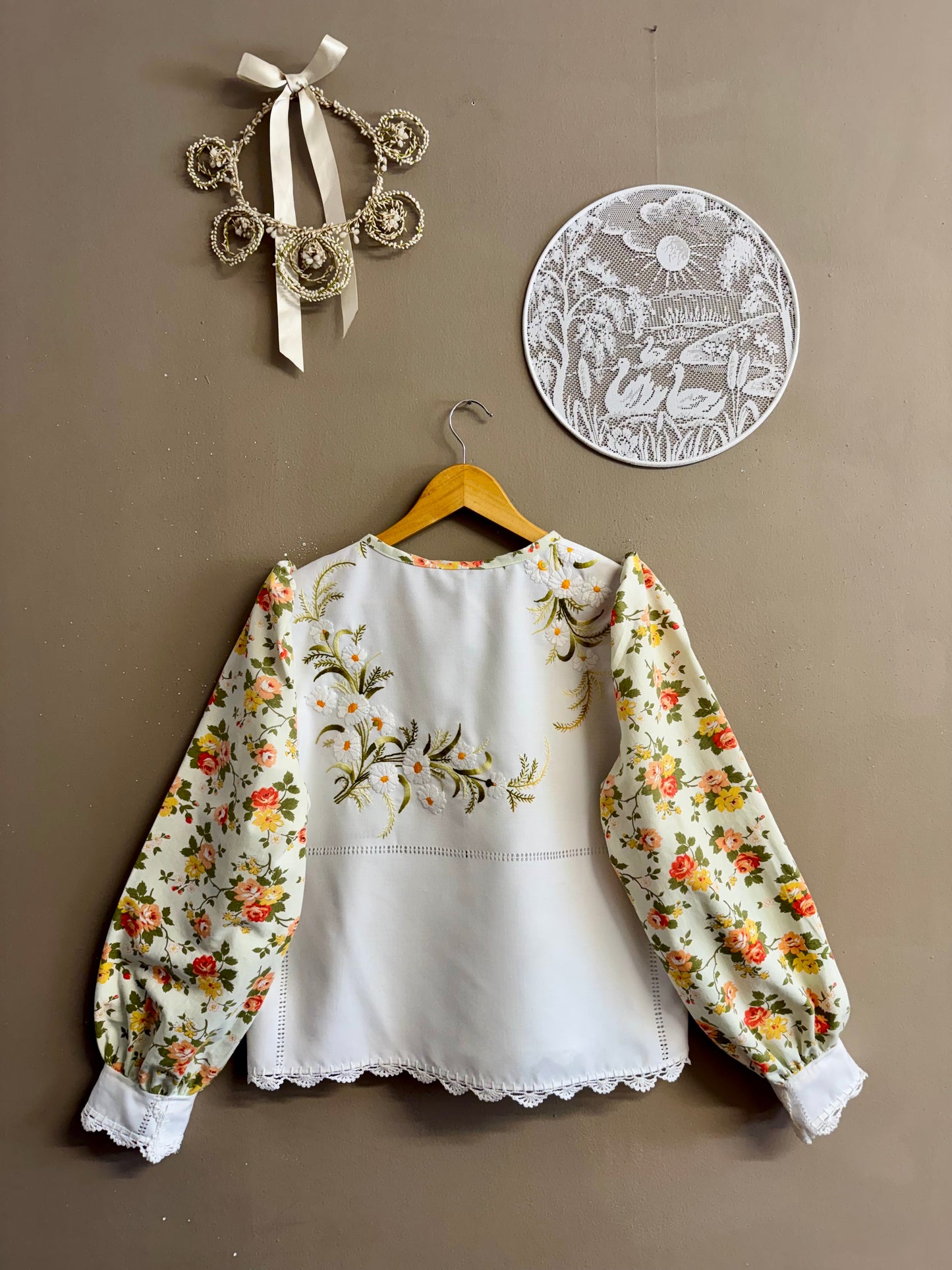 Blouse with flowers