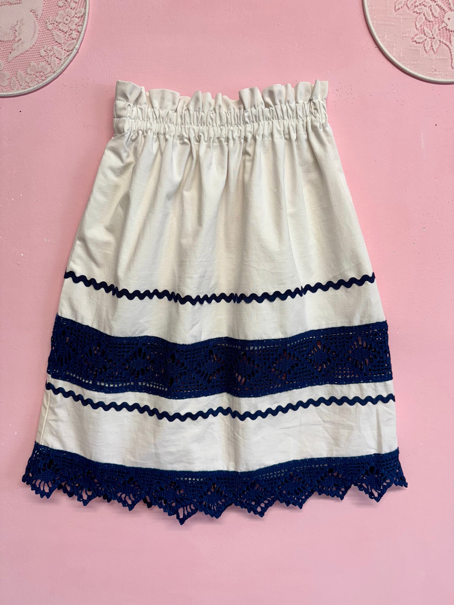 Cotton white skirt with blue embroidery