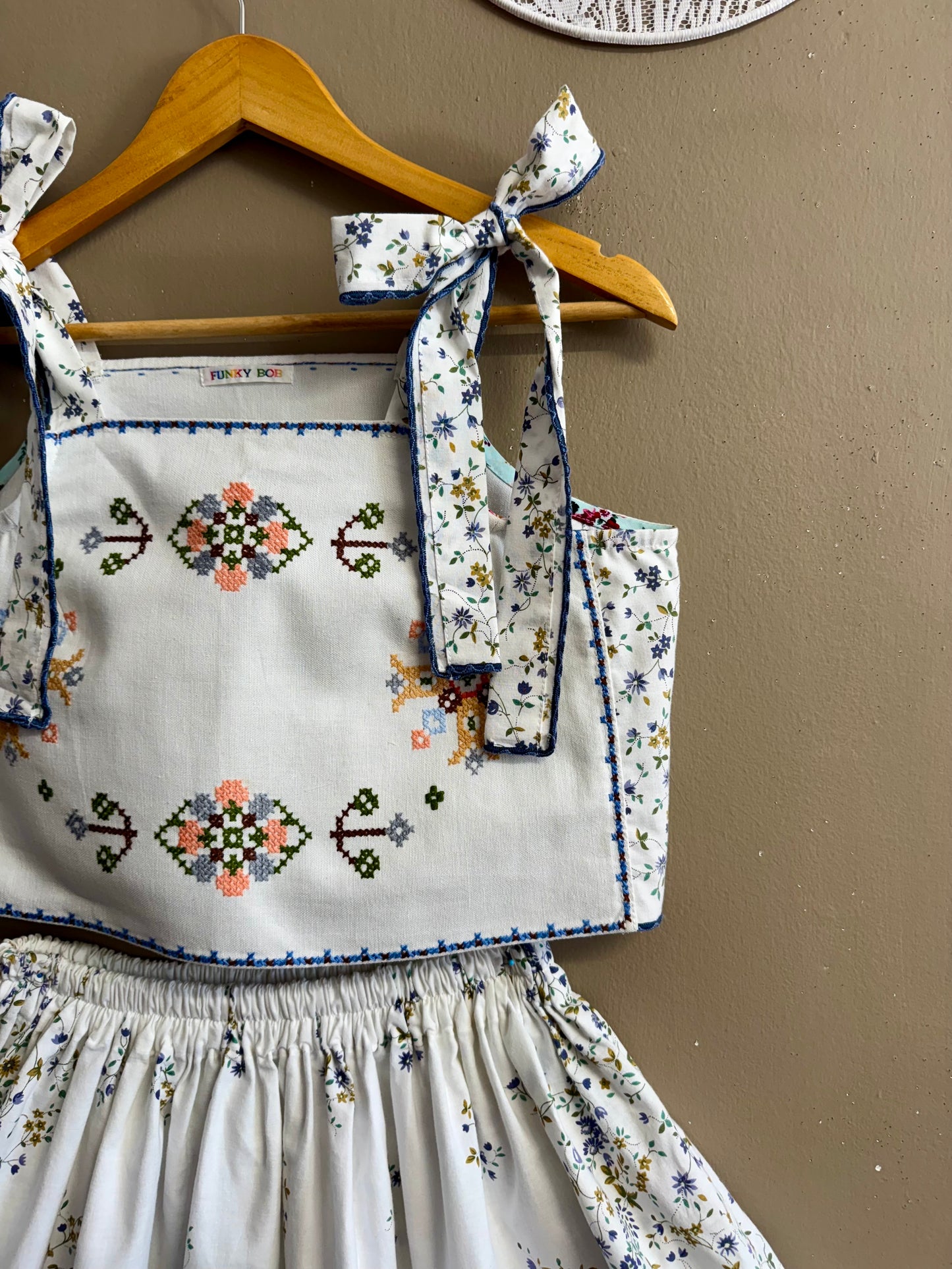 Embroidery flower twinset