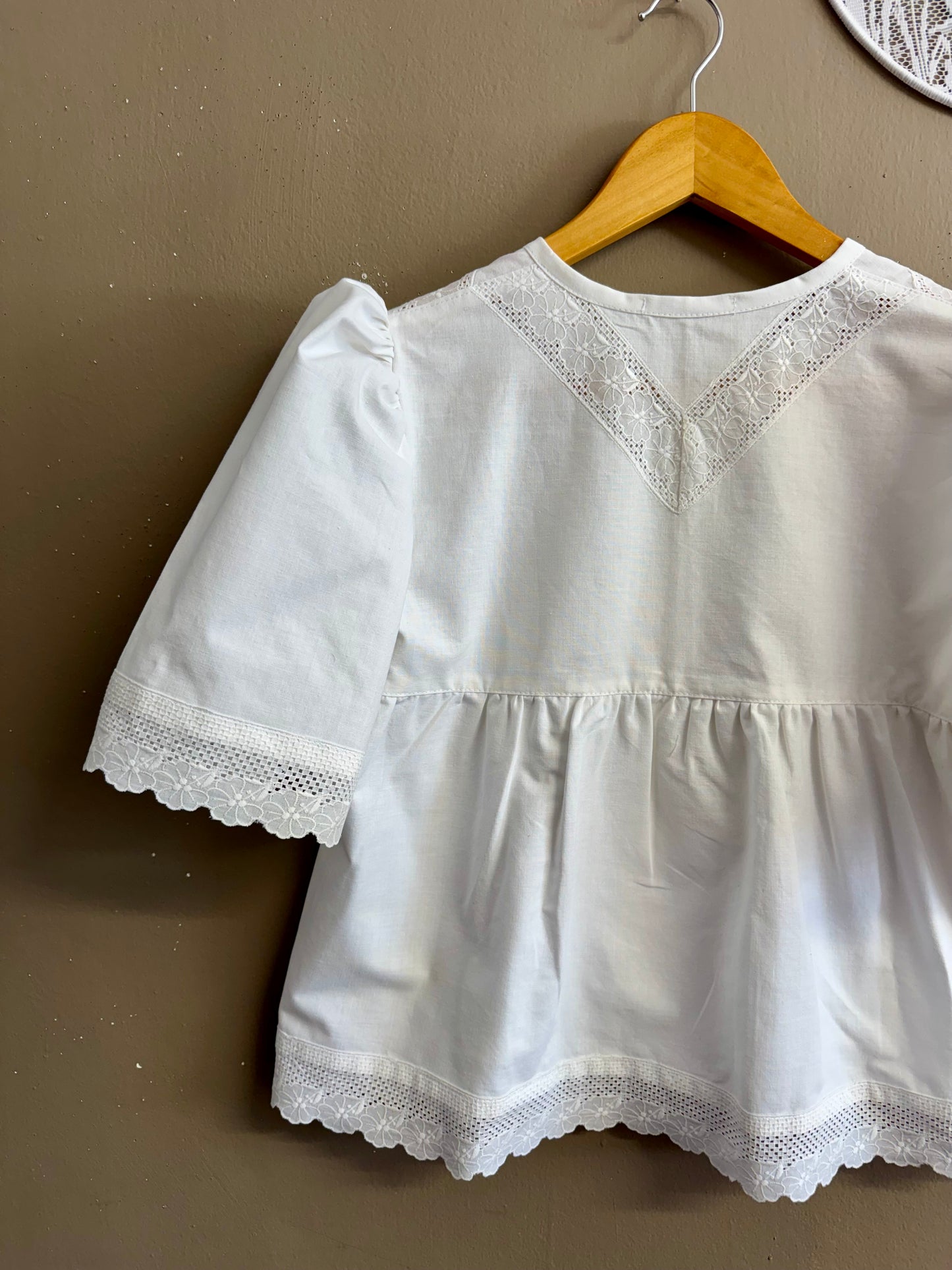 Embroidery with lace