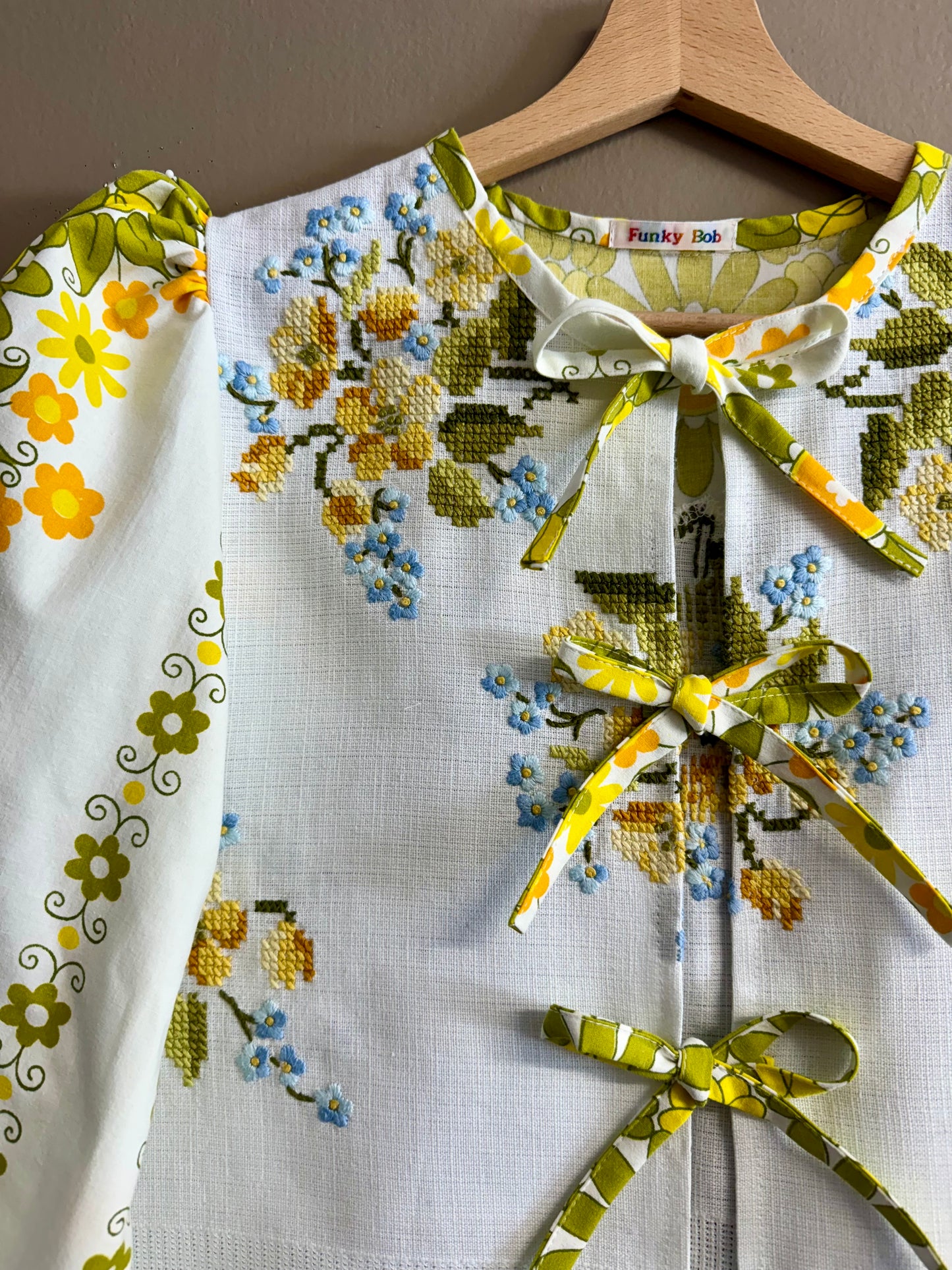Twinset with embroidery