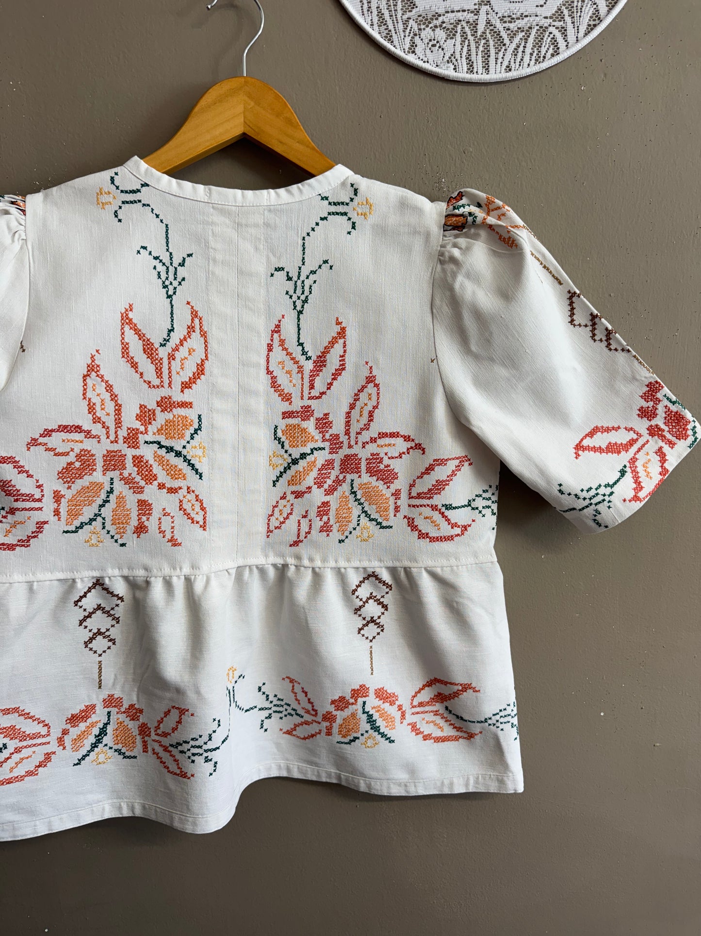 Embroidery blouse