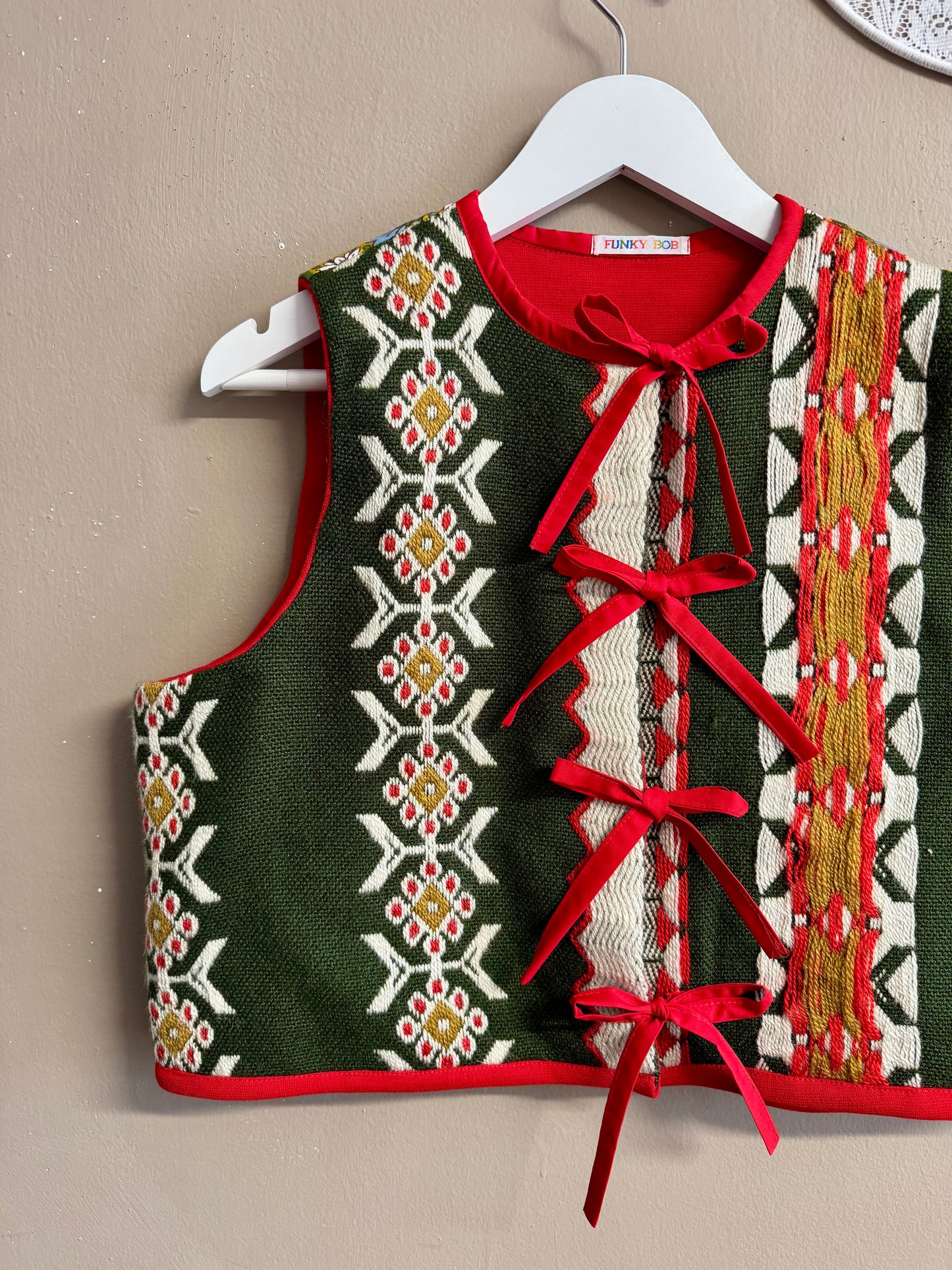 Folkore vest