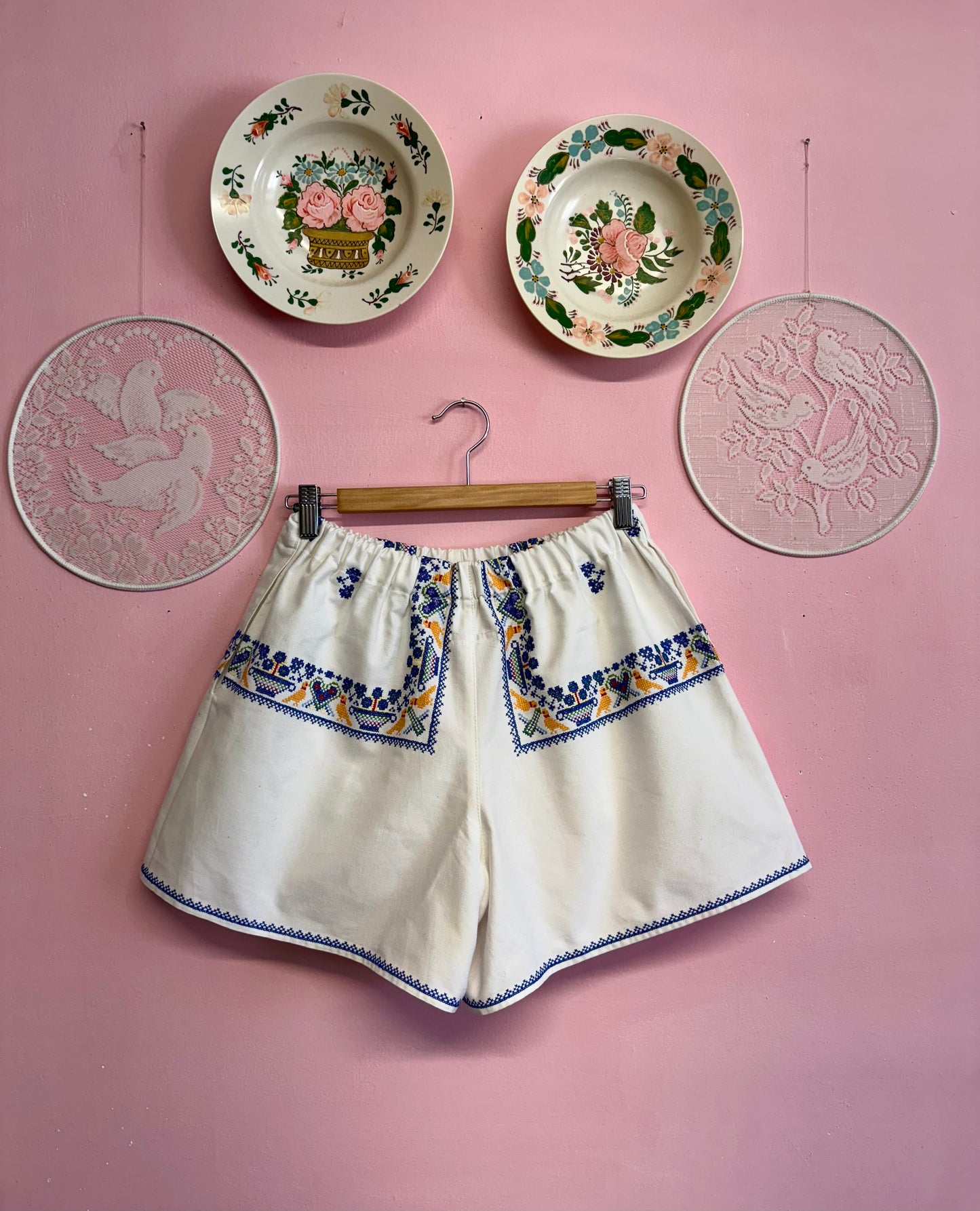 Embroidery short