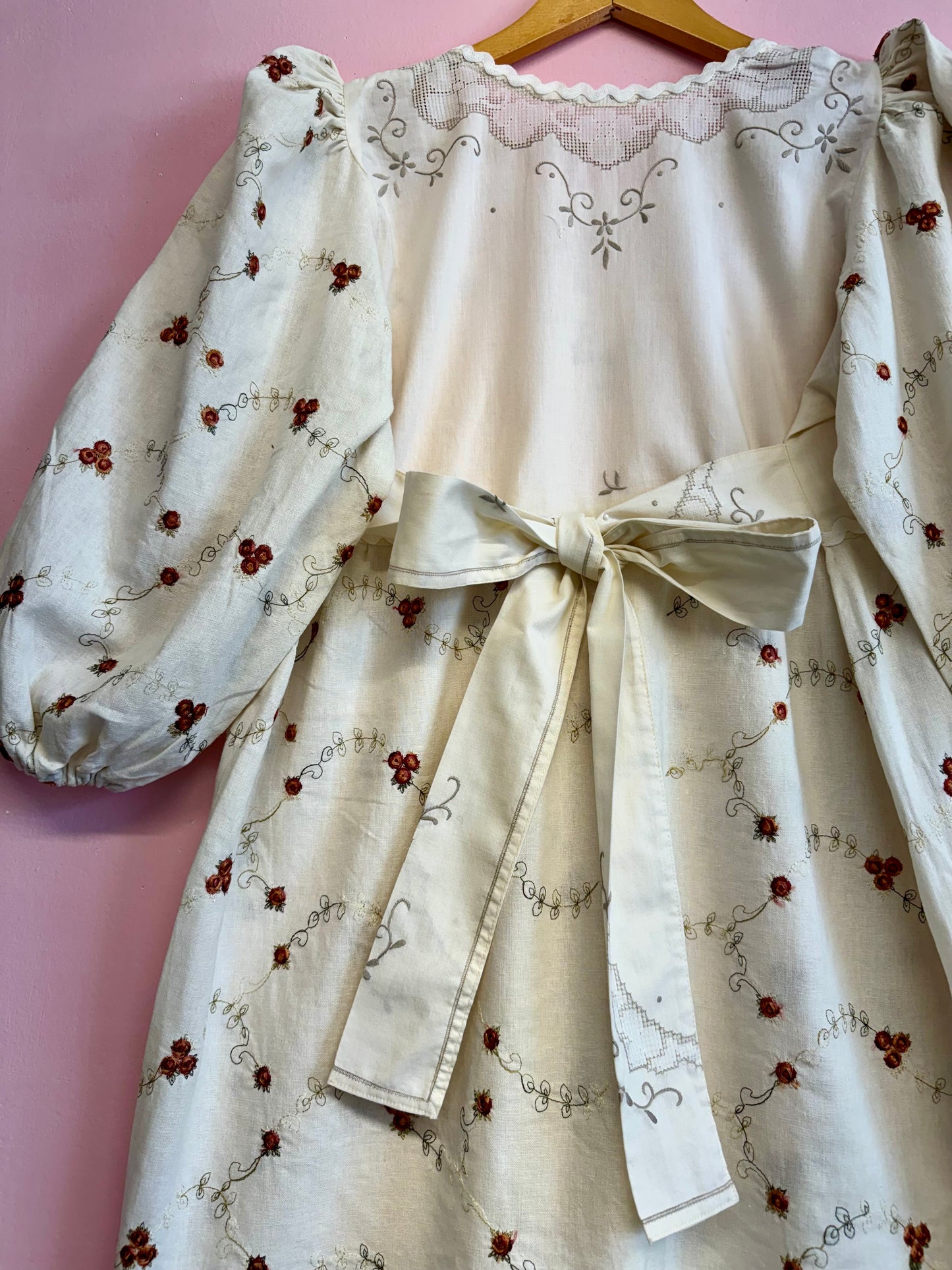 Dress with roses