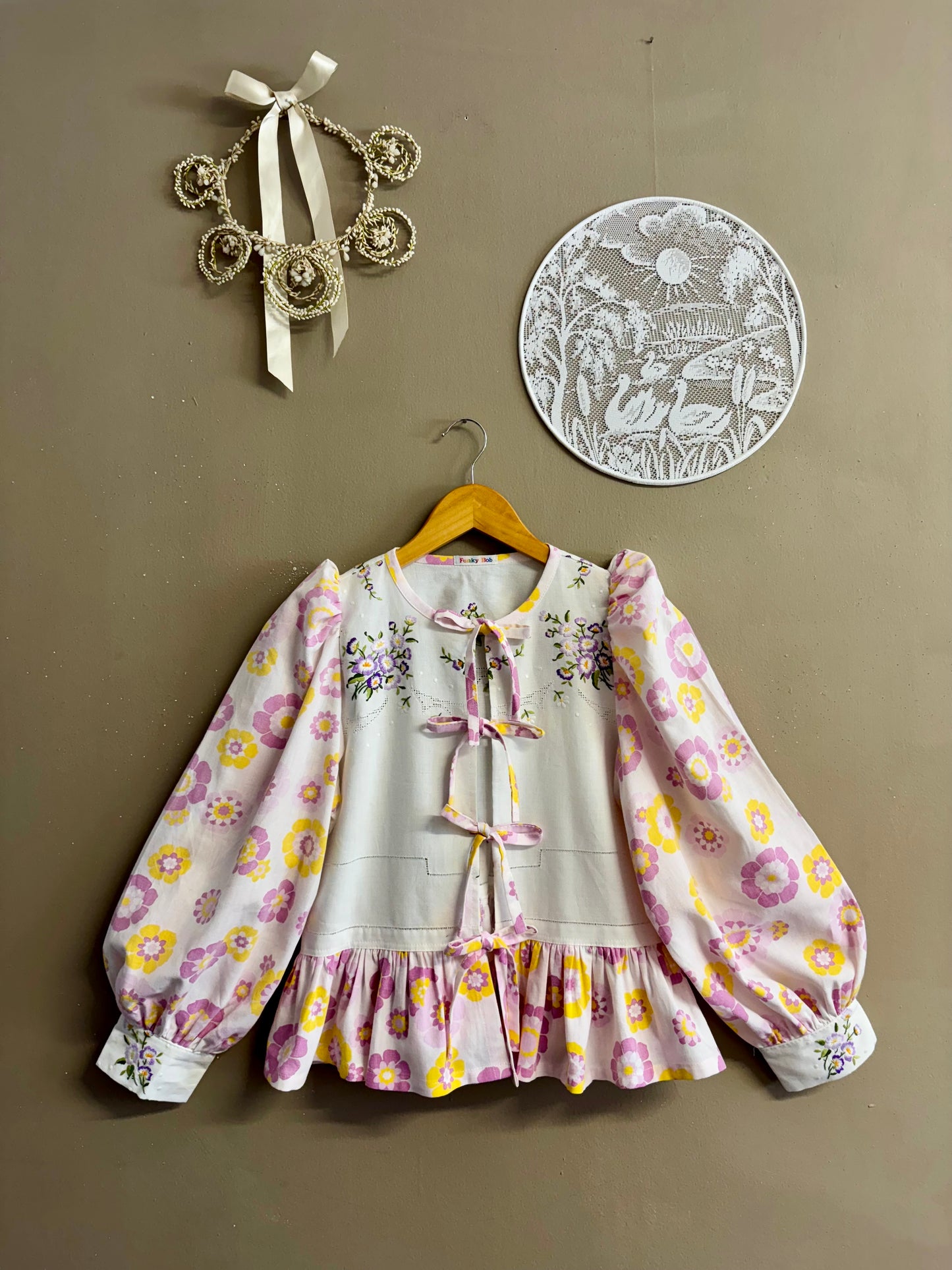 Embroidery blouse
