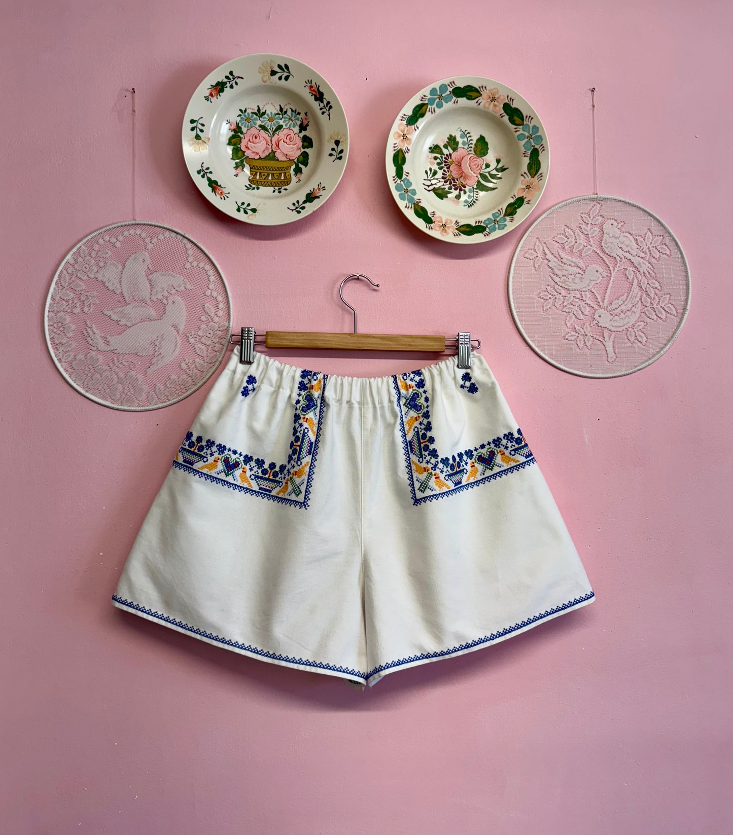 Embroidery short