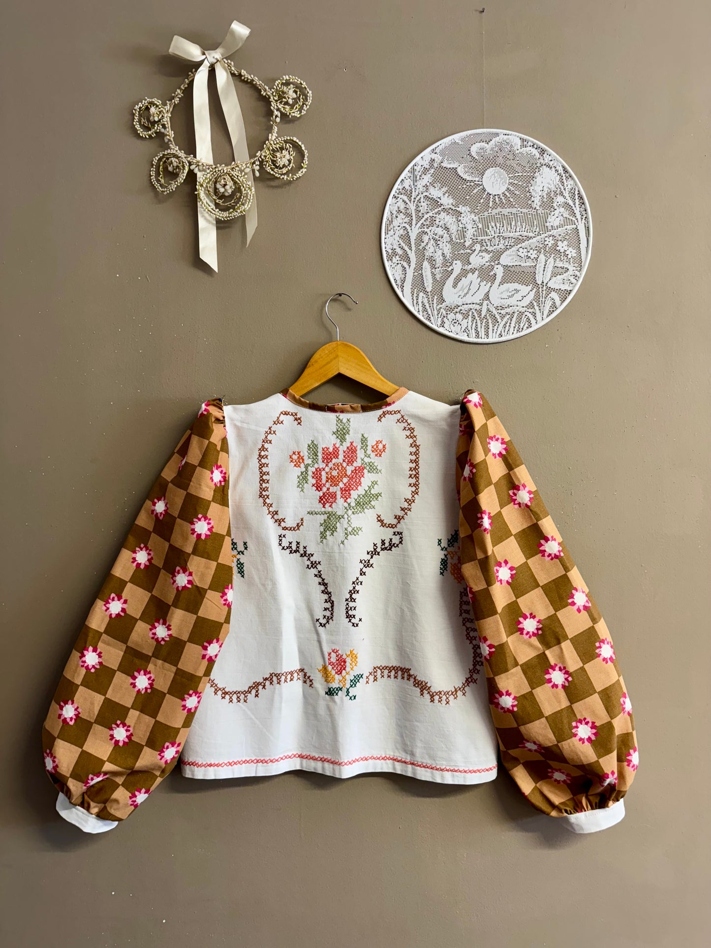 Embroidery blouse