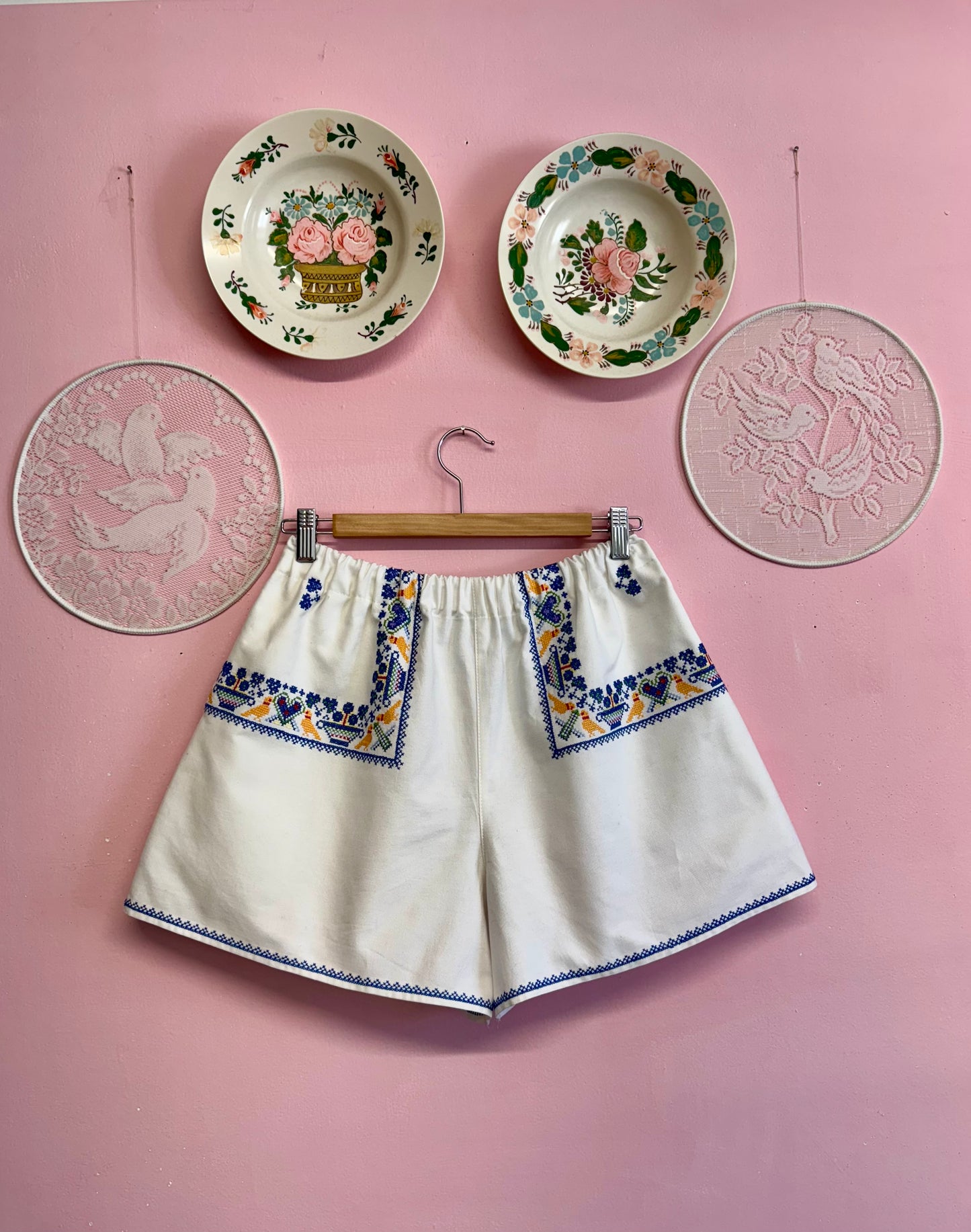 Embroidery short