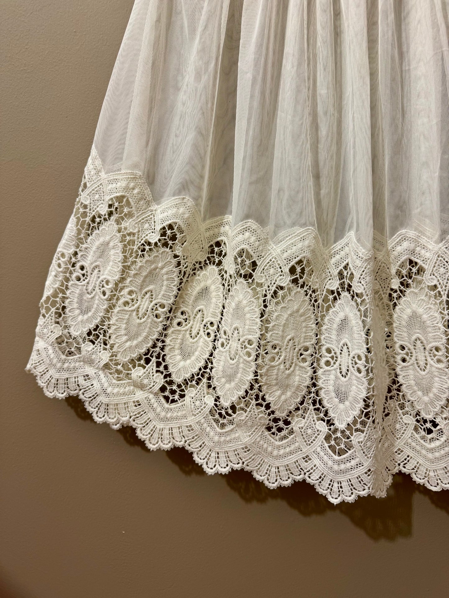 Embroidery curtain twinset