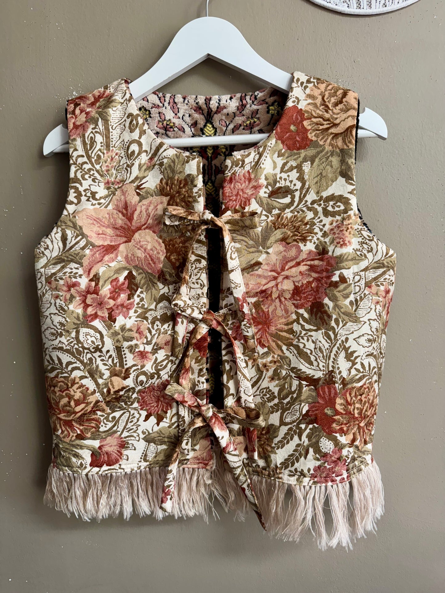 Reversible vest