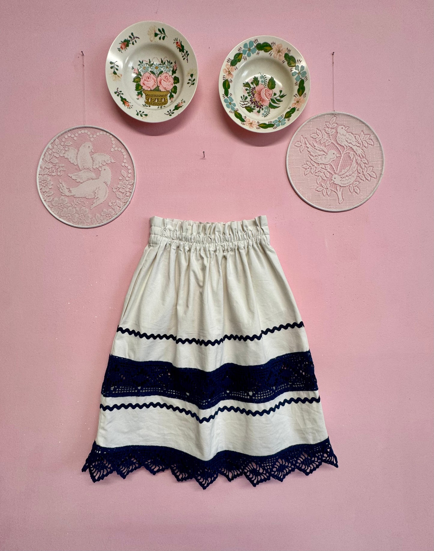 Cotton white skirt with blue embroidery
