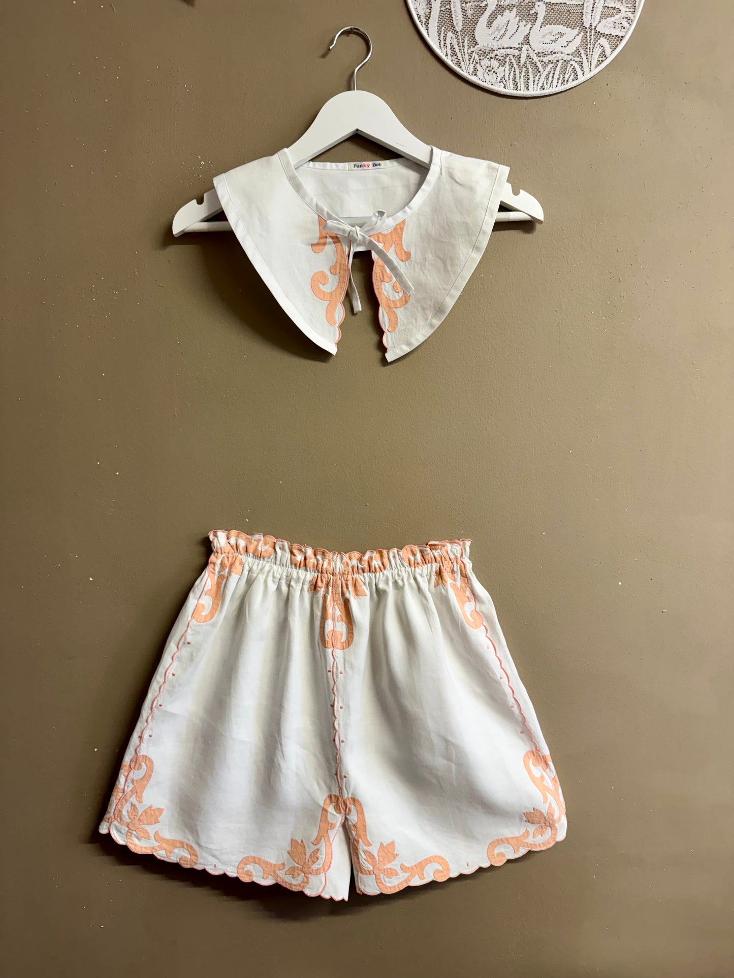 Embroidery linen twinset with collar