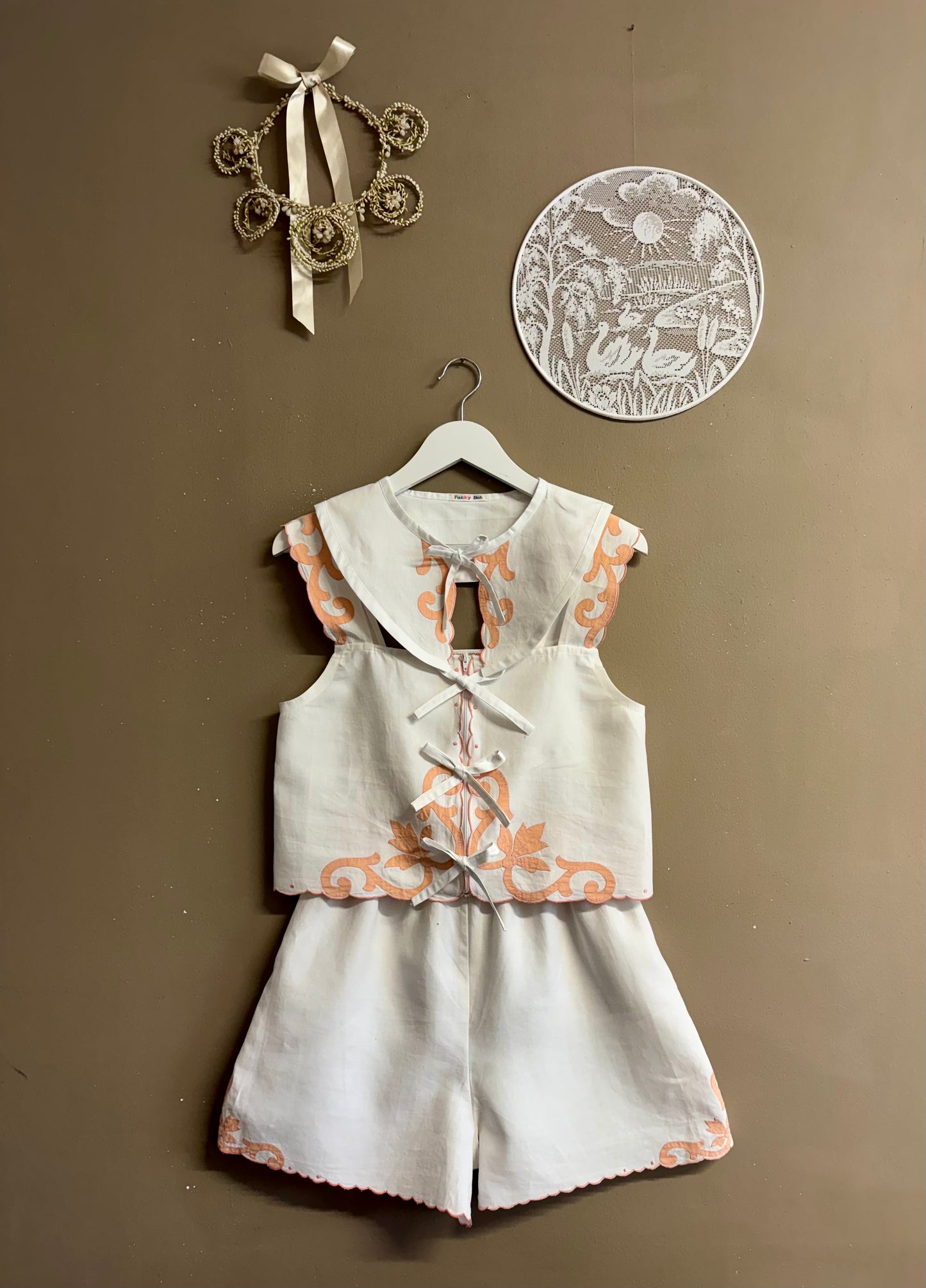 Embroidery linen twinset with collar