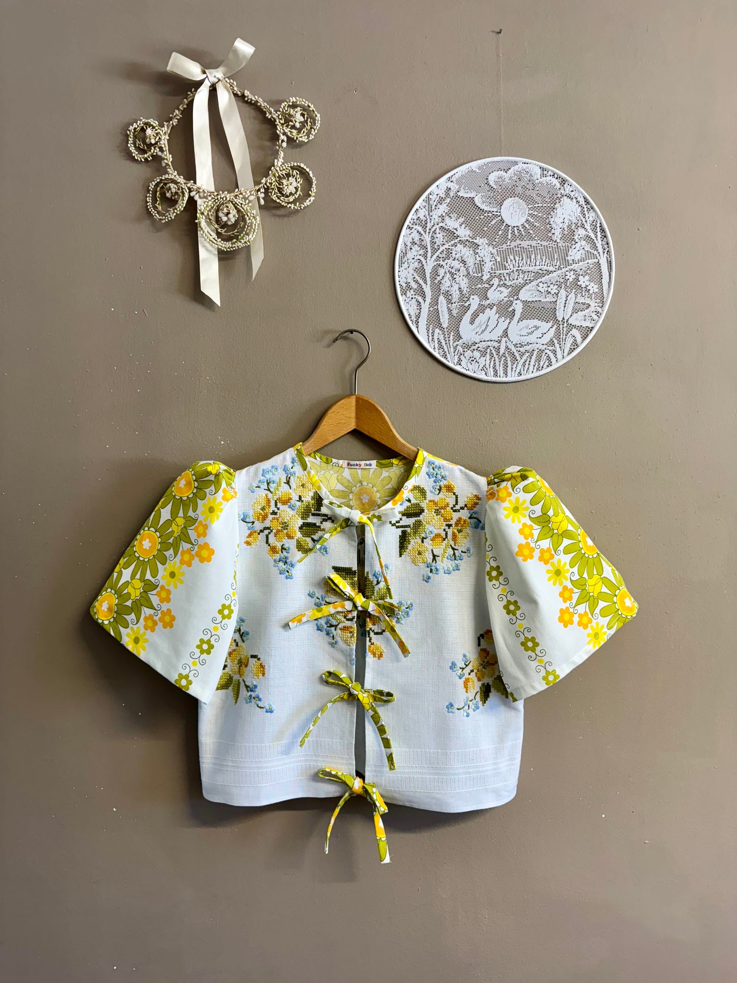 Twinset with embroidery