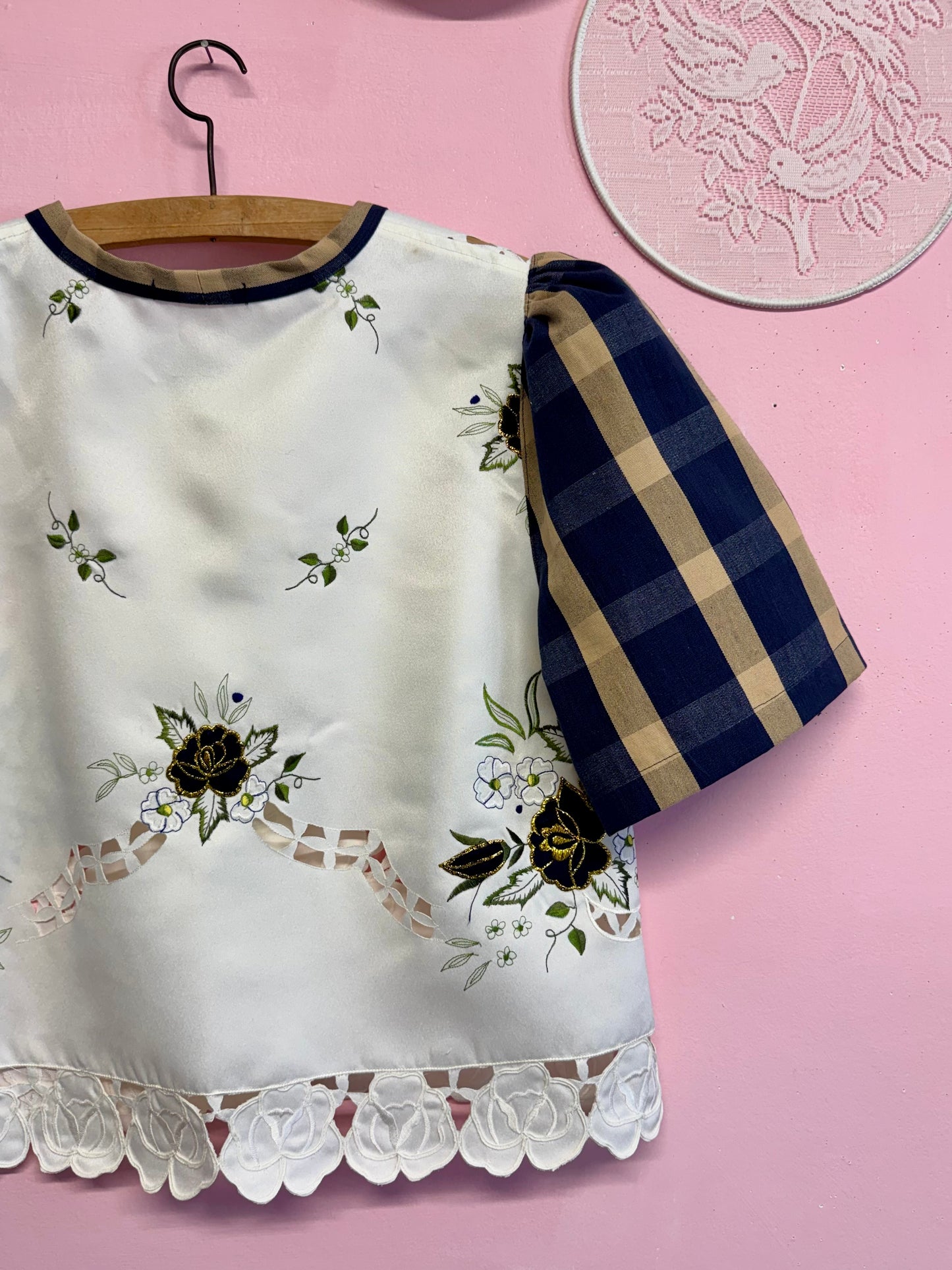 Embroidery blouse