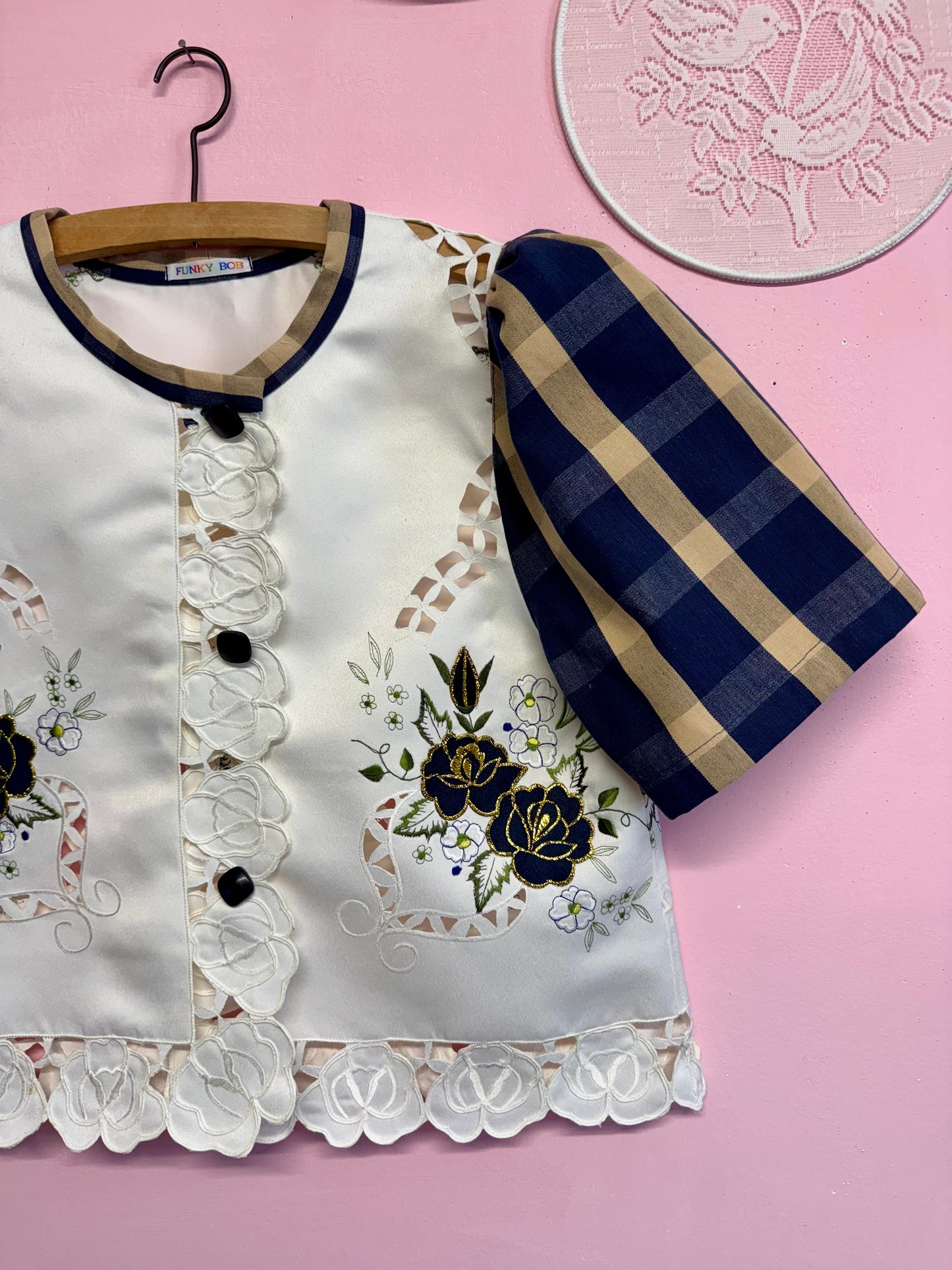 Embroidery blouse