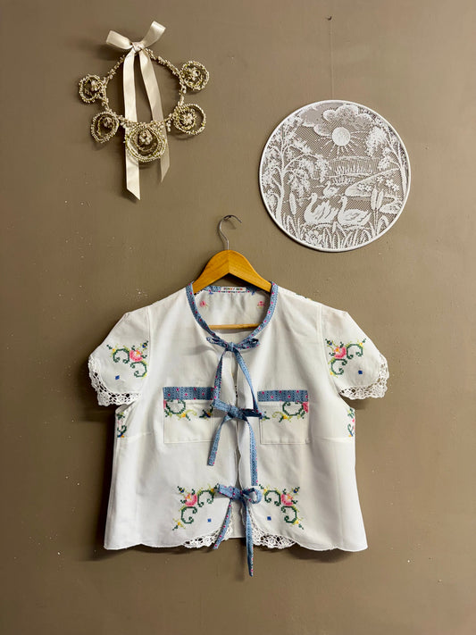 Embroidery blouse
