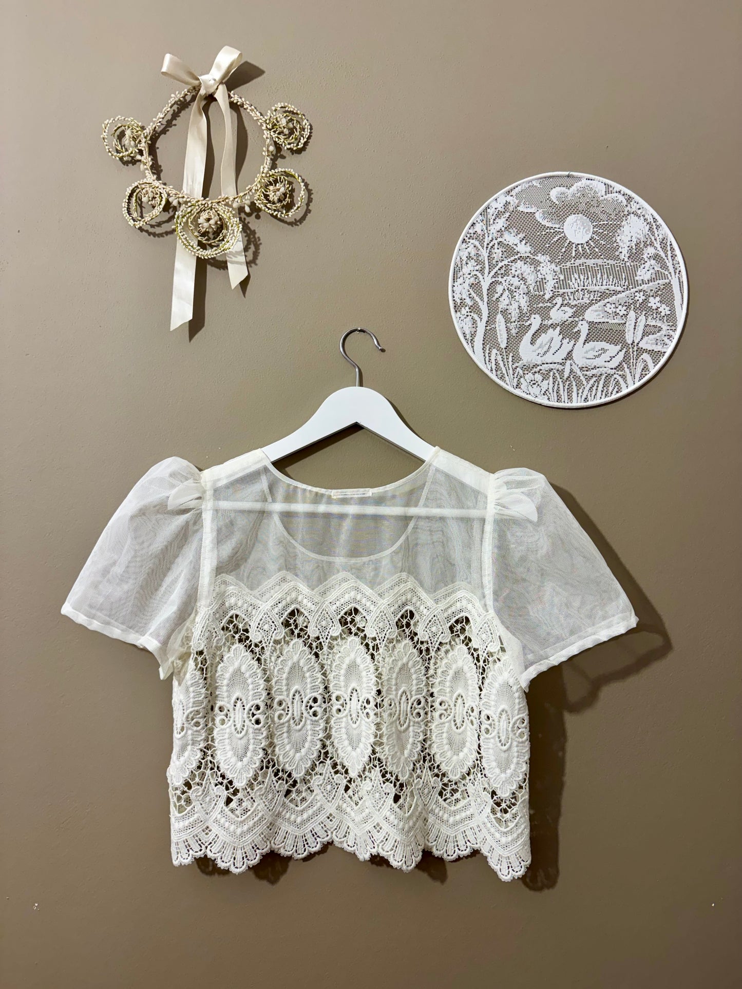 Curtain embroidery blouse