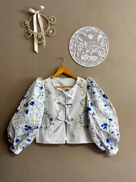 Blouse with embroidery