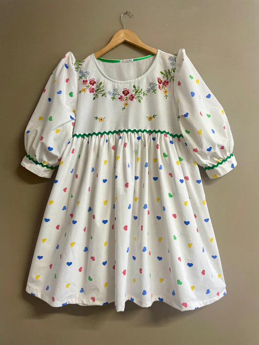 Dress with flover embroidery and hearts