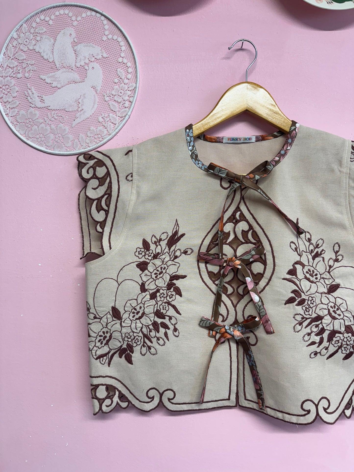 Blouse with brown embroidery