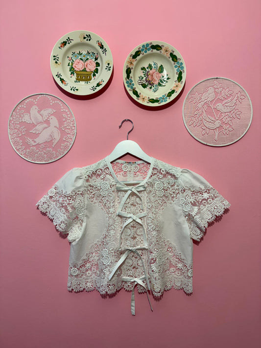 Embroidery blouse