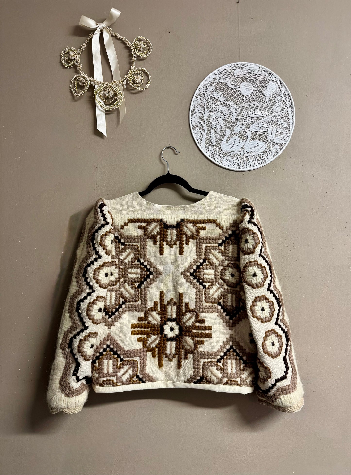 Beige embroidery wool twinset