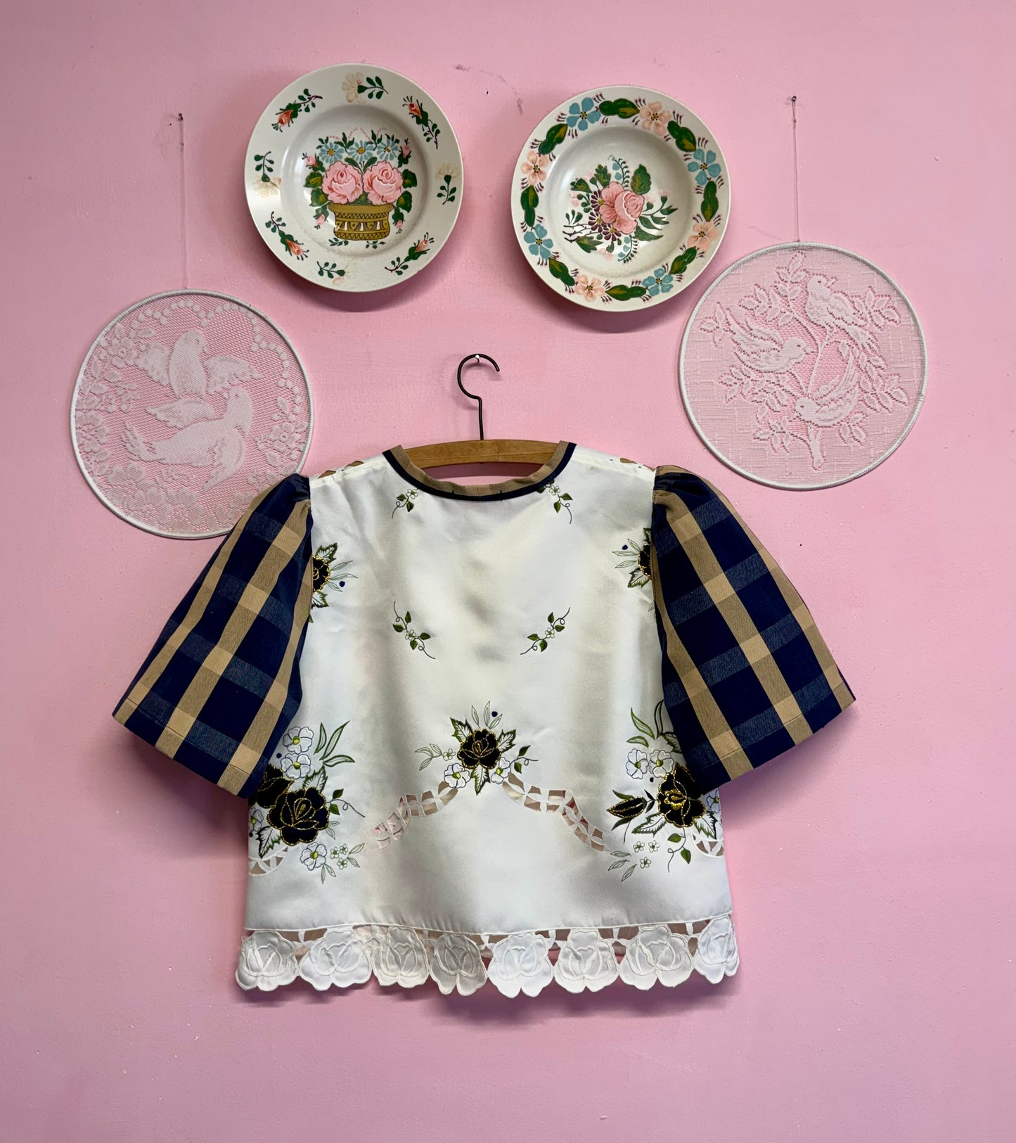 Embroidery blouse