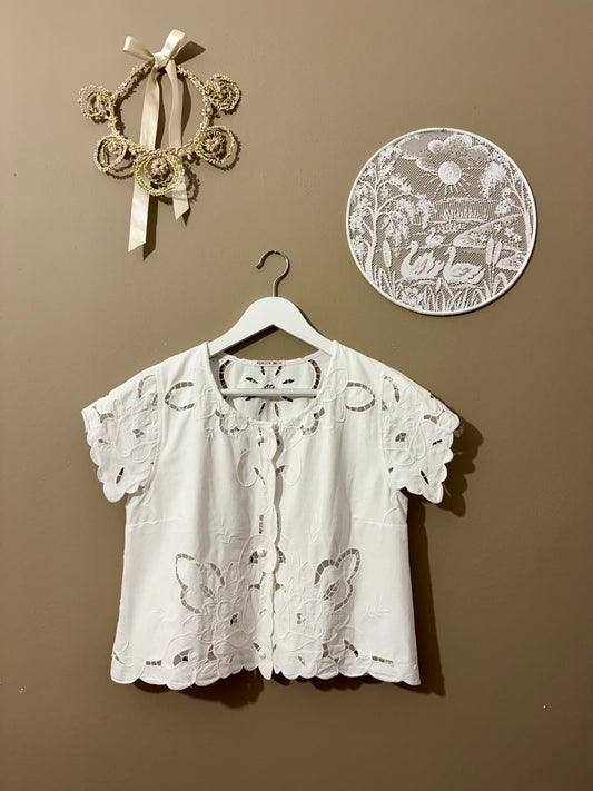 Embroidery blouse