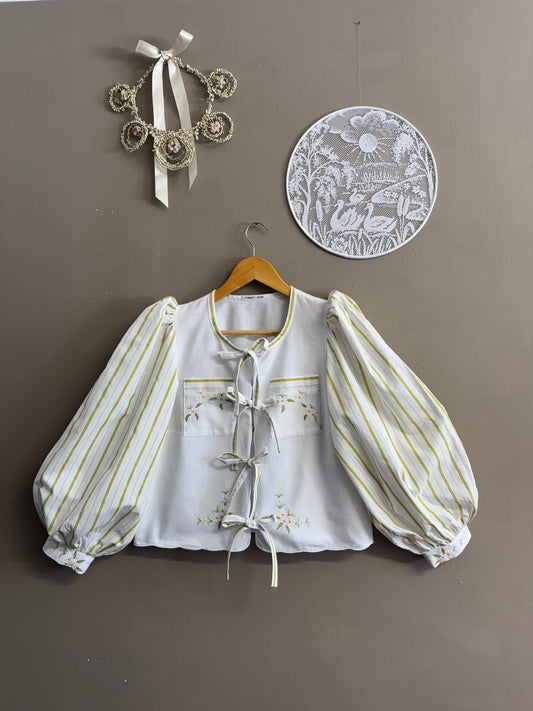 Green embroidery blouse