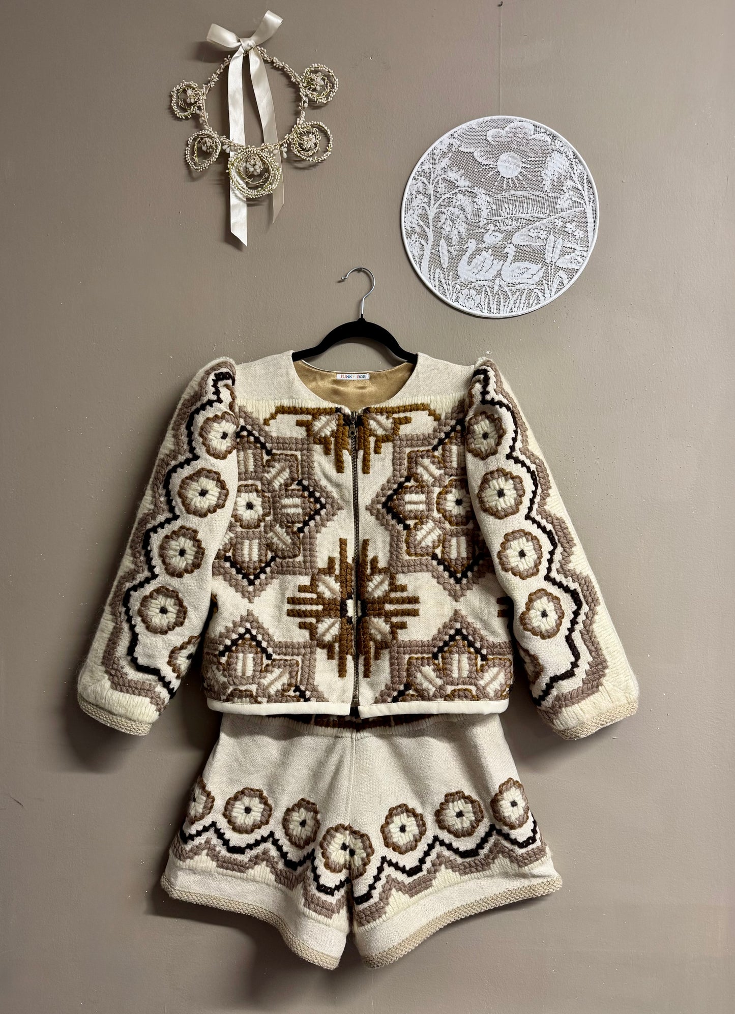 Beige embroidery wool twinset