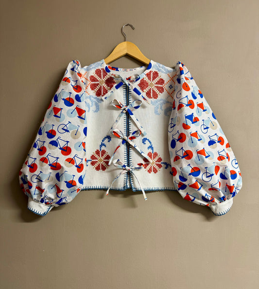 Blouse with embroidery with bicycle