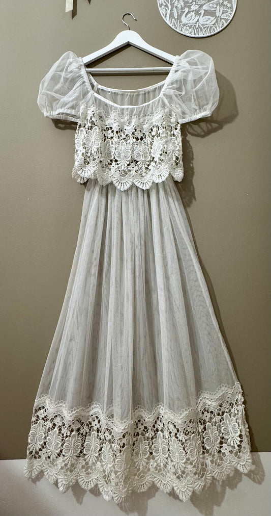 Curtain embroidery twinset