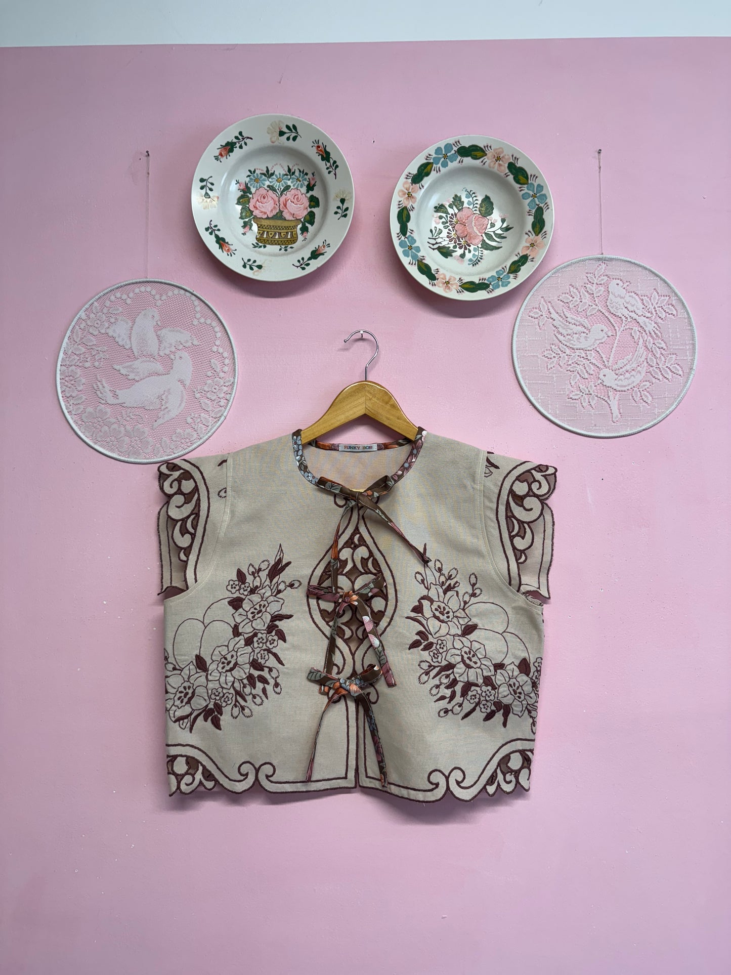 Blouse with brown embroidery